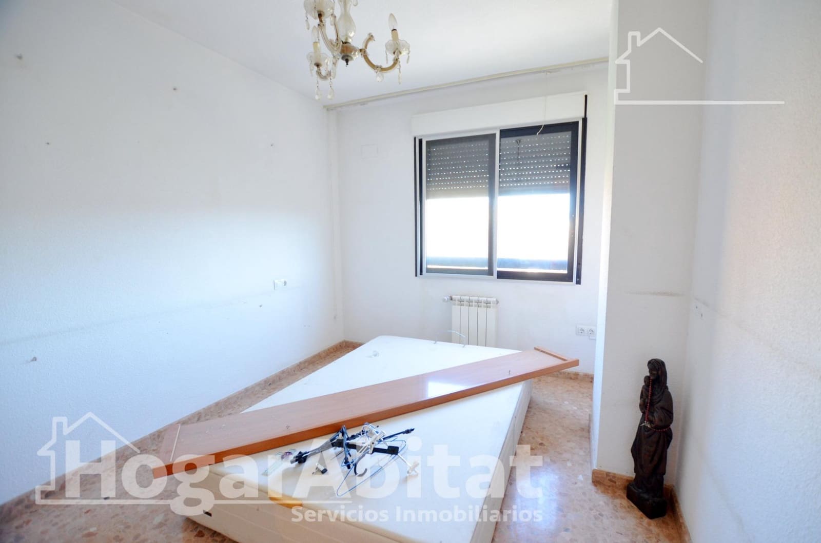 3 makuuhuone Asunto myytävänä paikassa Alicante kaupunki mukana uima-altaan 
autotalli - 370 000 € (Ref: 9615551)