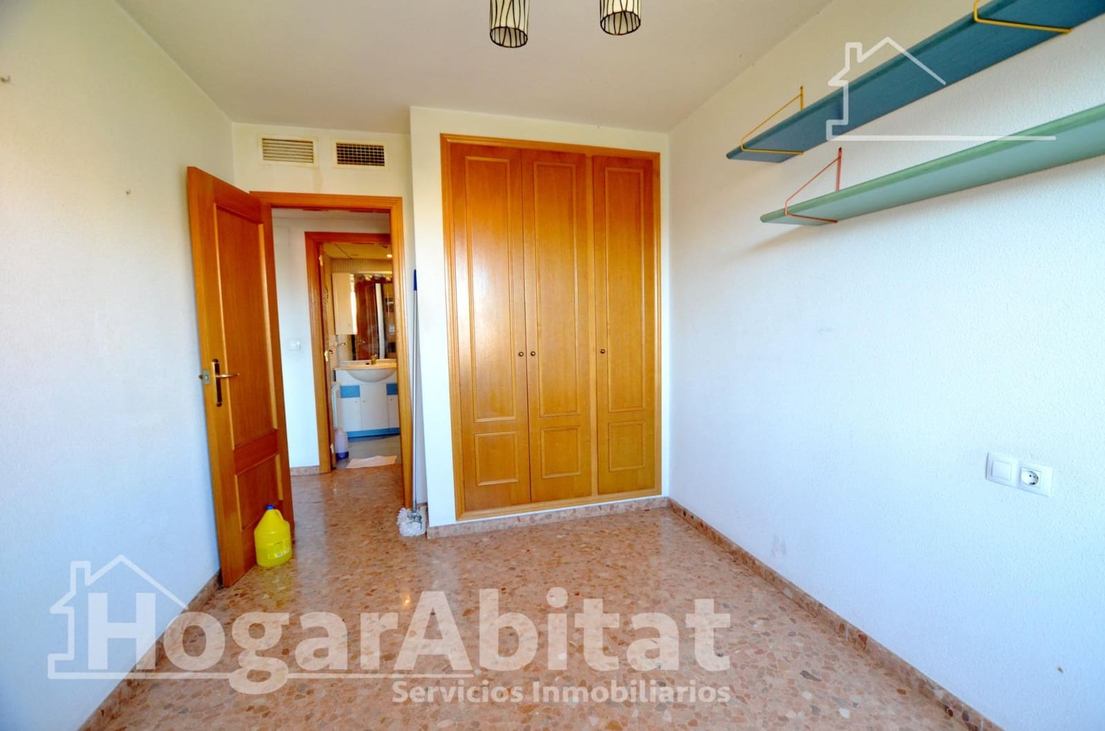 3 makuuhuone Asunto myytävänä paikassa Alicante kaupunki mukana uima-altaan 
autotalli - 370 000 € (Ref: 9615551)