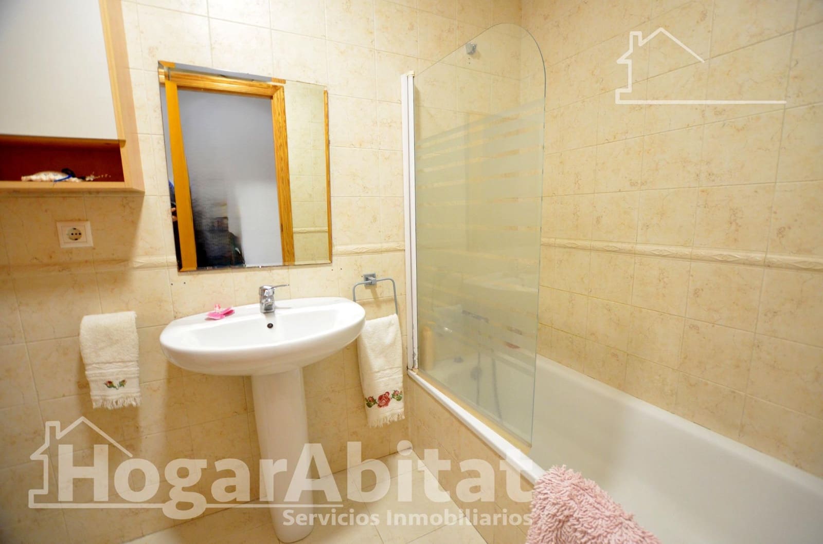 2 bedroom Flat for sale in Alicante / Alacant city with garage - € 219,900 (Ref: 9619330)