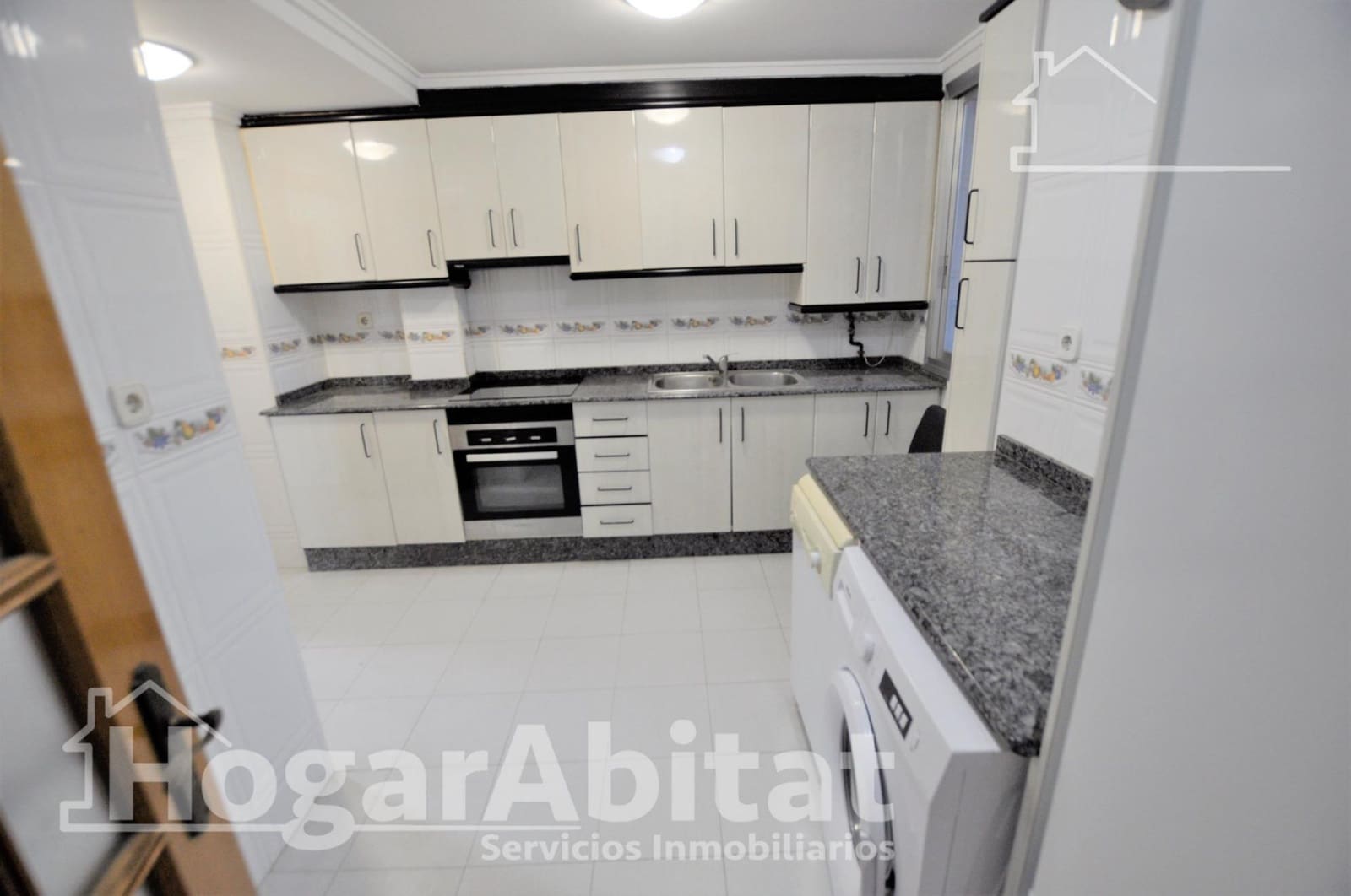 3 bedroom Flat for sale in Valencia city - € 249,000 (Ref: 9625732)