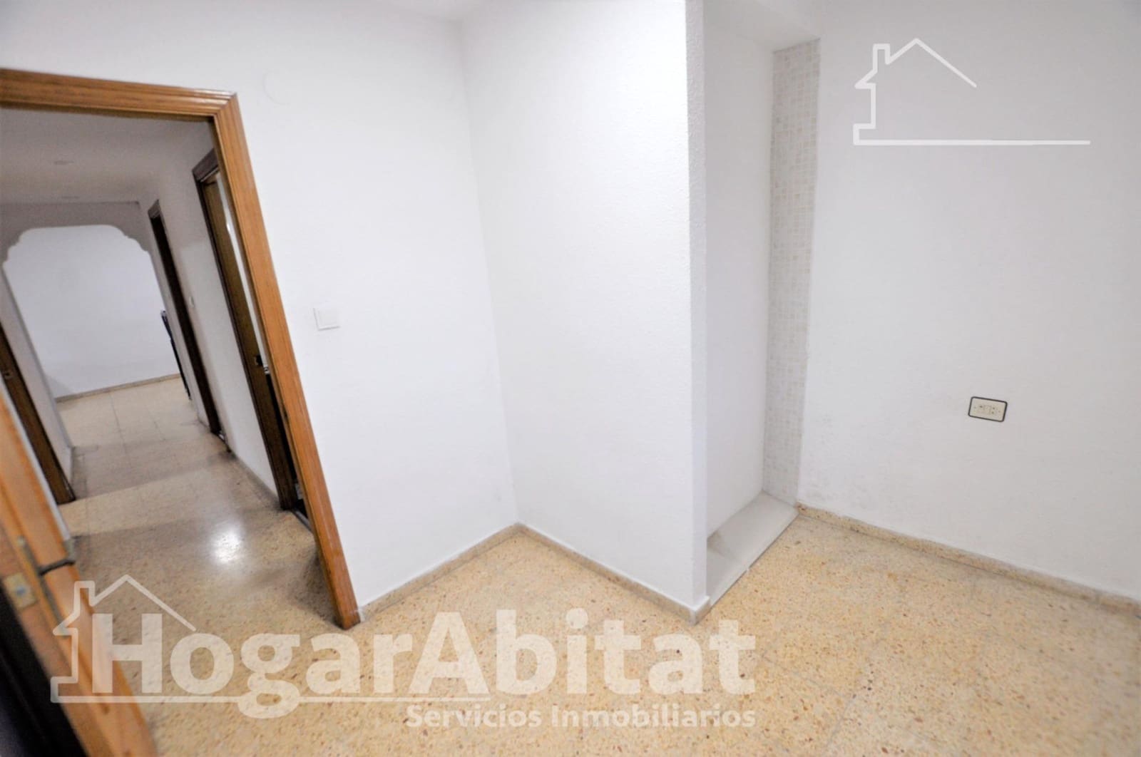 3 bedroom Flat for sale in Valencia city - € 249,000 (Ref: 9625732)