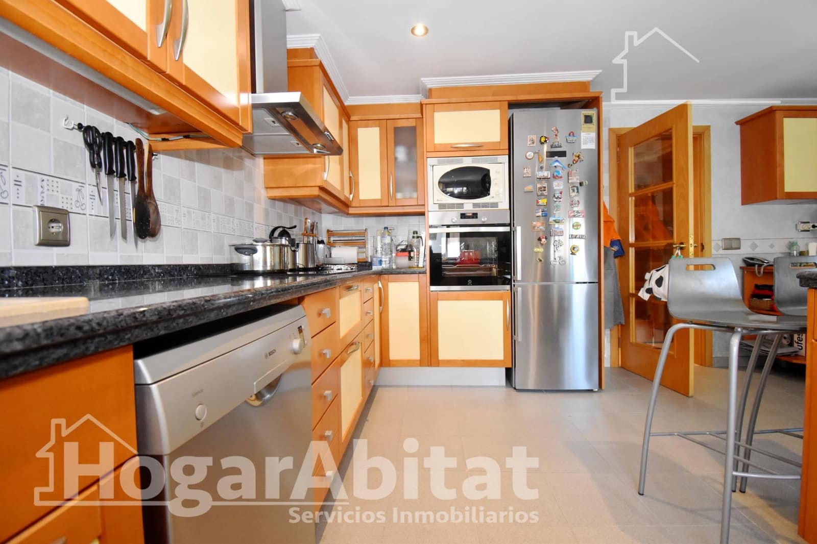 5 slaapkamer Flat te koop in Castello de la Plana met garage - € 450.000 (Ref: 9625734)