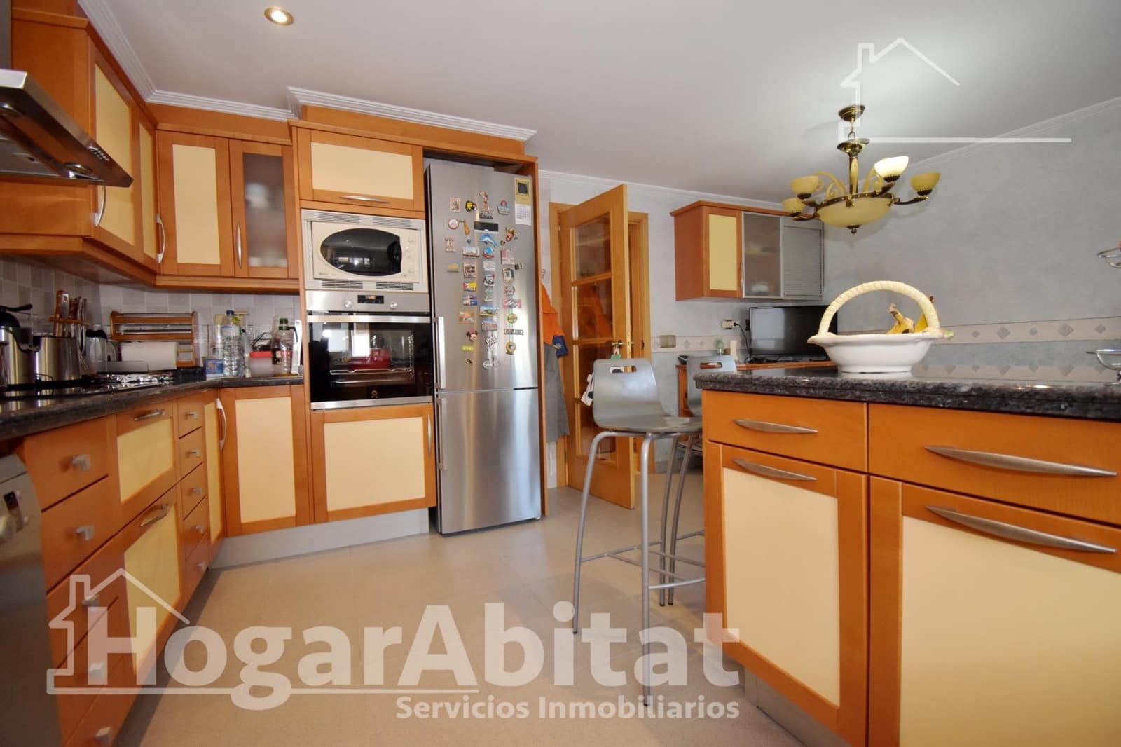 5 slaapkamer Flat te koop in Castello de la Plana met garage - € 450.000 (Ref: 9625734)