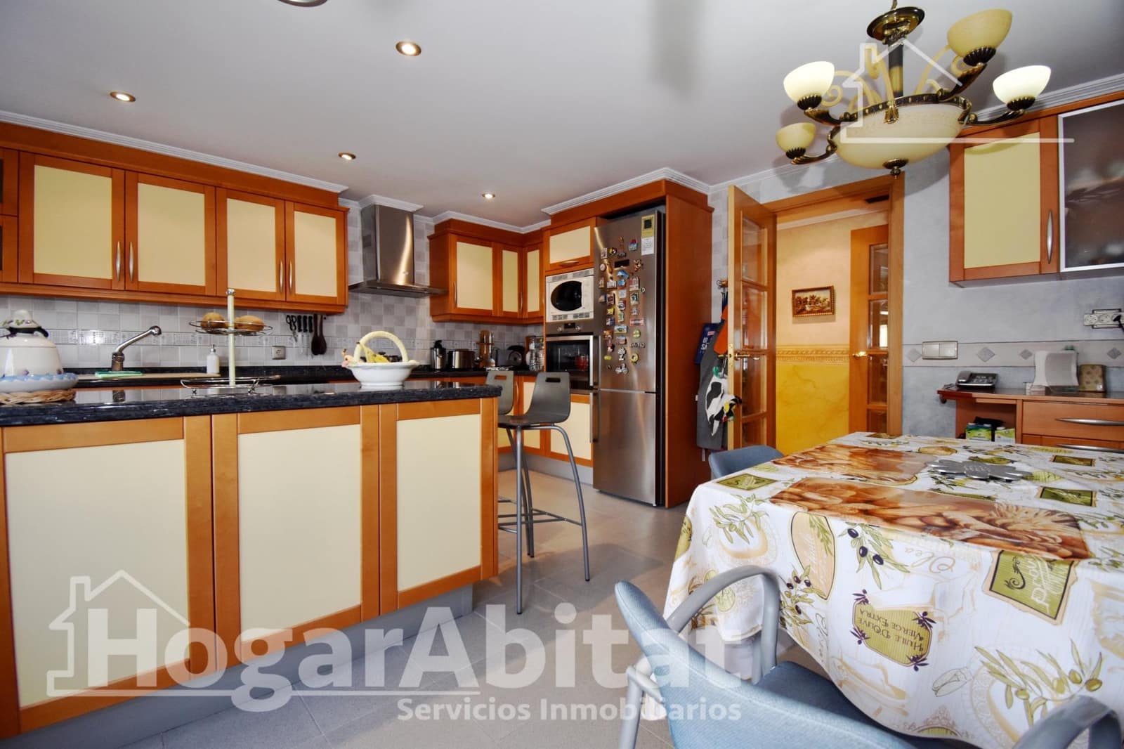 5 slaapkamer Flat te koop in Castello de la Plana met garage - € 450.000 (Ref: 9625734)