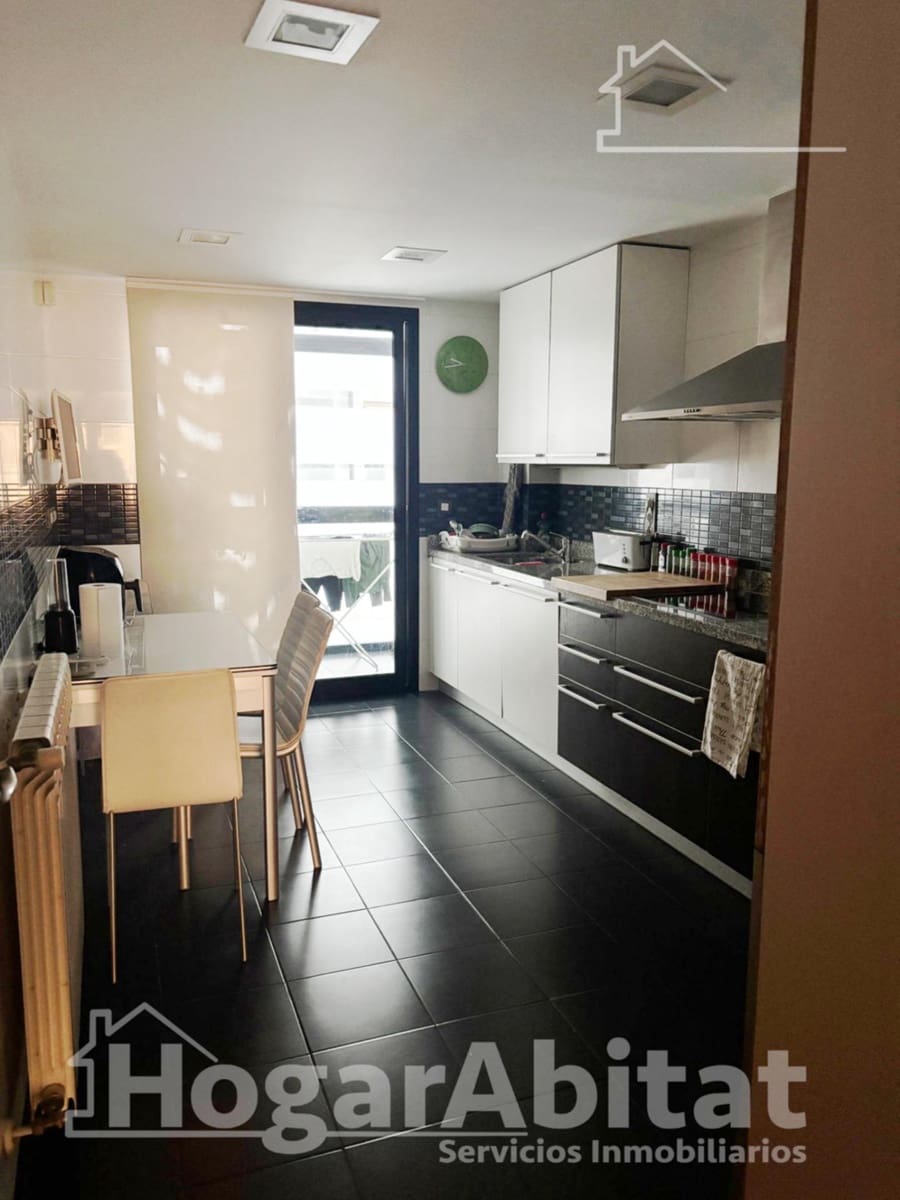 3 slaapkamer Flat te koop in Castello de la Plana met garage - € 340.000 (Ref: 9625742)