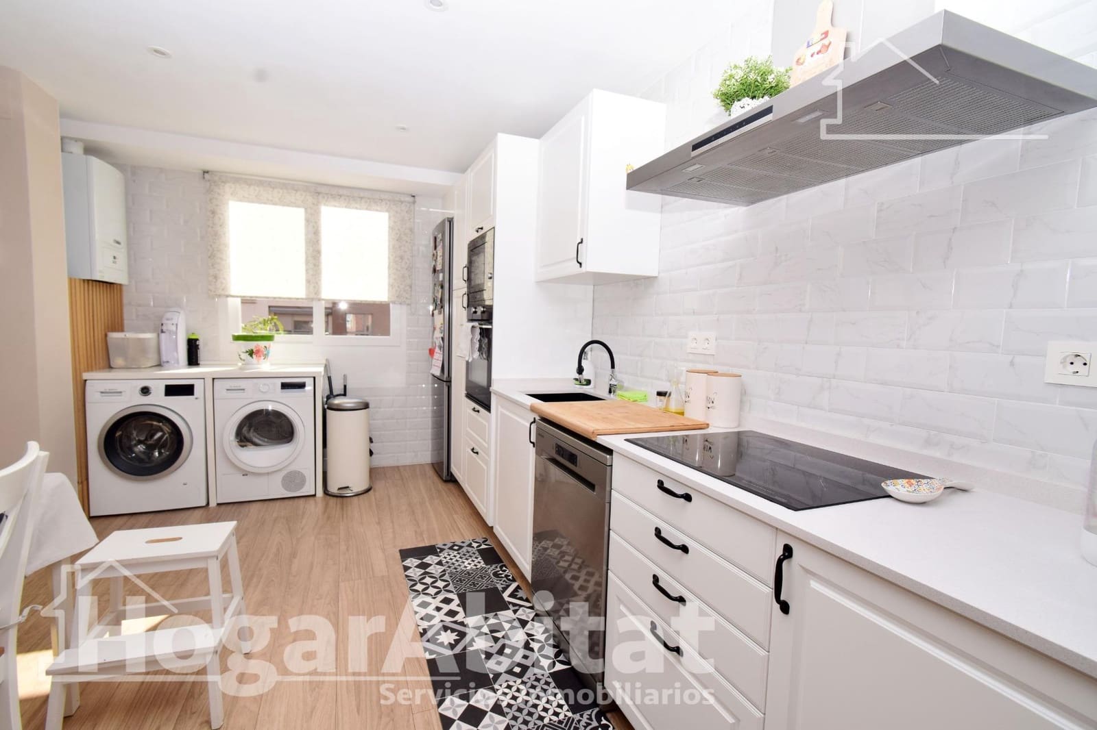 3 bedroom Flat for sale in Quart de Poblet with garage - € 359,000 (Ref: 9625752)