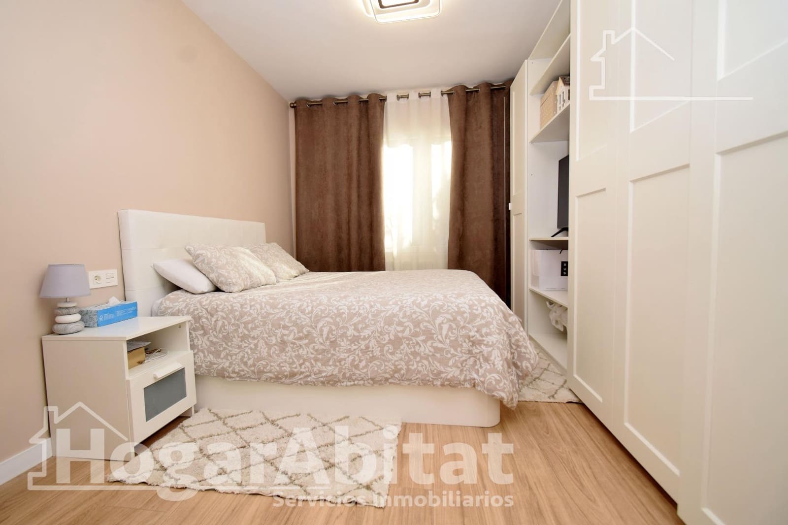 3 bedroom Flat for sale in Quart de Poblet with garage - € 359,000 (Ref: 9625752)