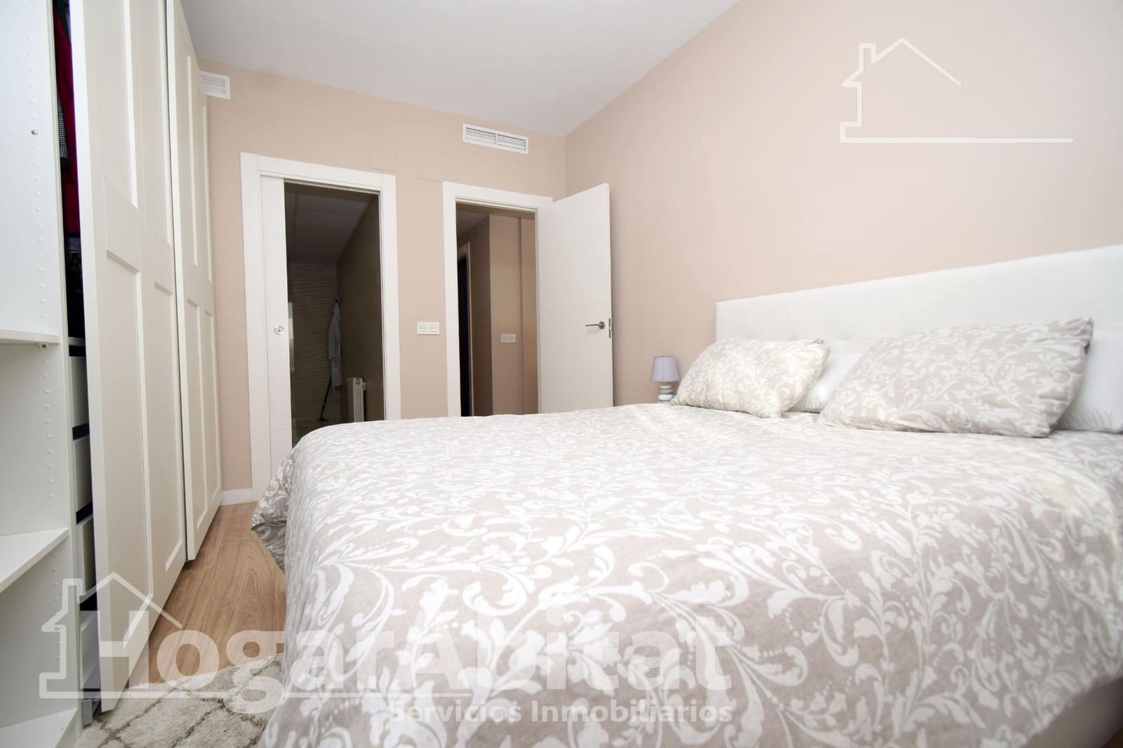 3 bedroom Flat for sale in Quart de Poblet with garage - € 359,000 (Ref: 9625752)