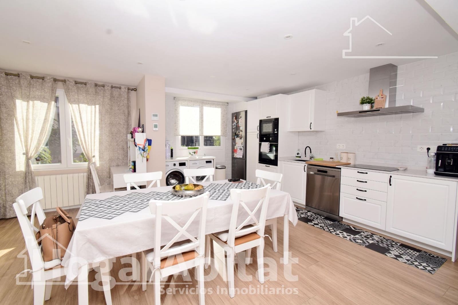 3 bedroom Flat for sale in Quart de Poblet with garage - € 359,000 (Ref: 9625752)
