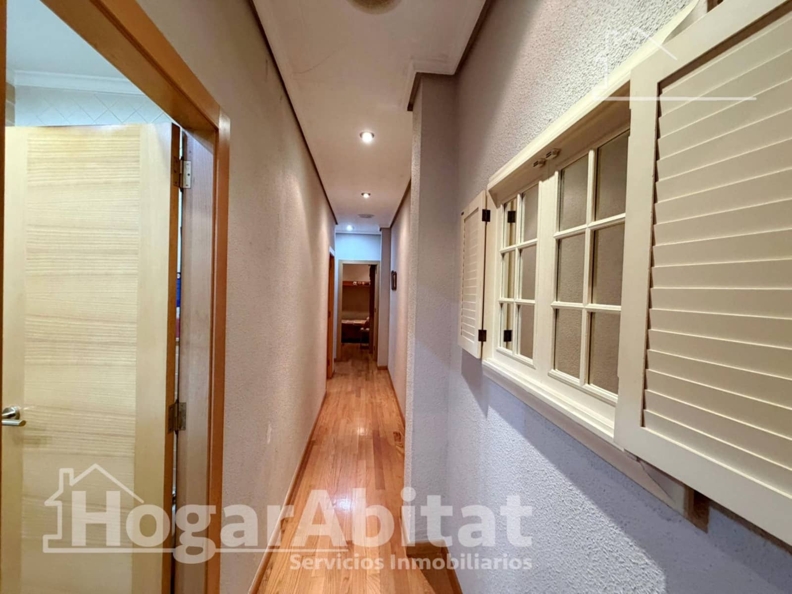 4 bedroom Townhouse for sale in Paterna with garage - € 350,000 (Ref: 9625761)