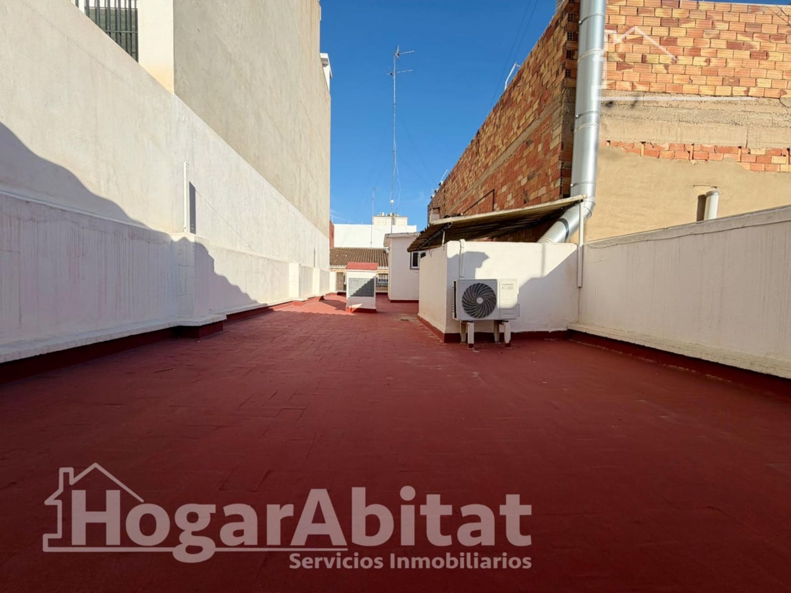 4 bedroom Townhouse for sale in Paterna with garage - € 350,000 (Ref: 9625761)