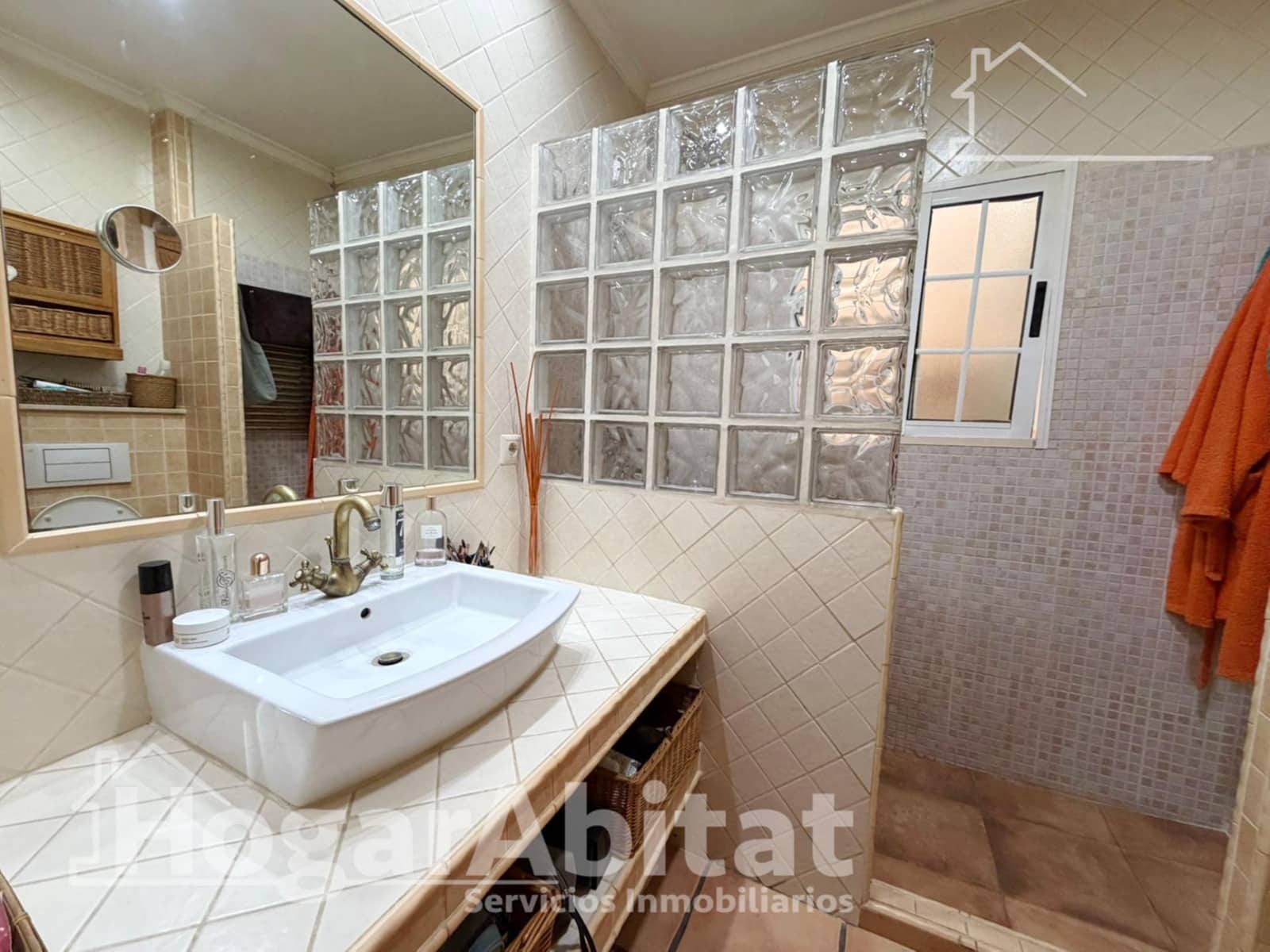 4 bedroom Townhouse for sale in Paterna with garage - € 350,000 (Ref: 9625761)