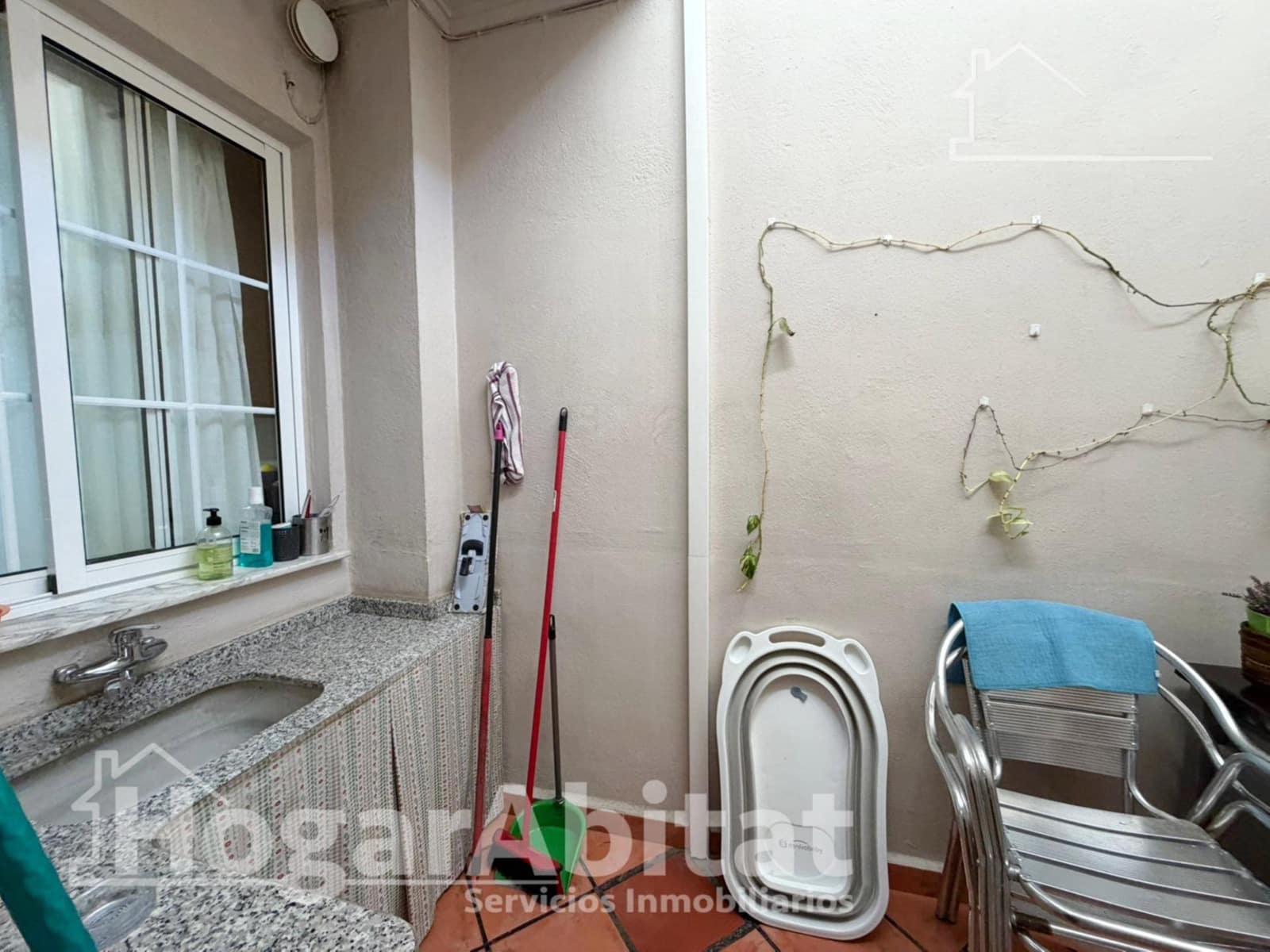 4 bedroom Townhouse for sale in Paterna with garage - € 350,000 (Ref: 9625761)