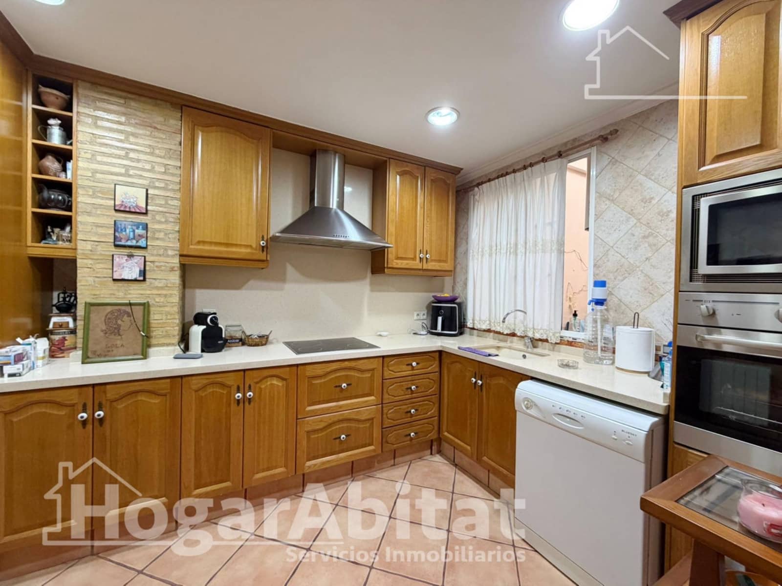 4 bedroom Townhouse for sale in Paterna with garage - € 350,000 (Ref: 9625761)