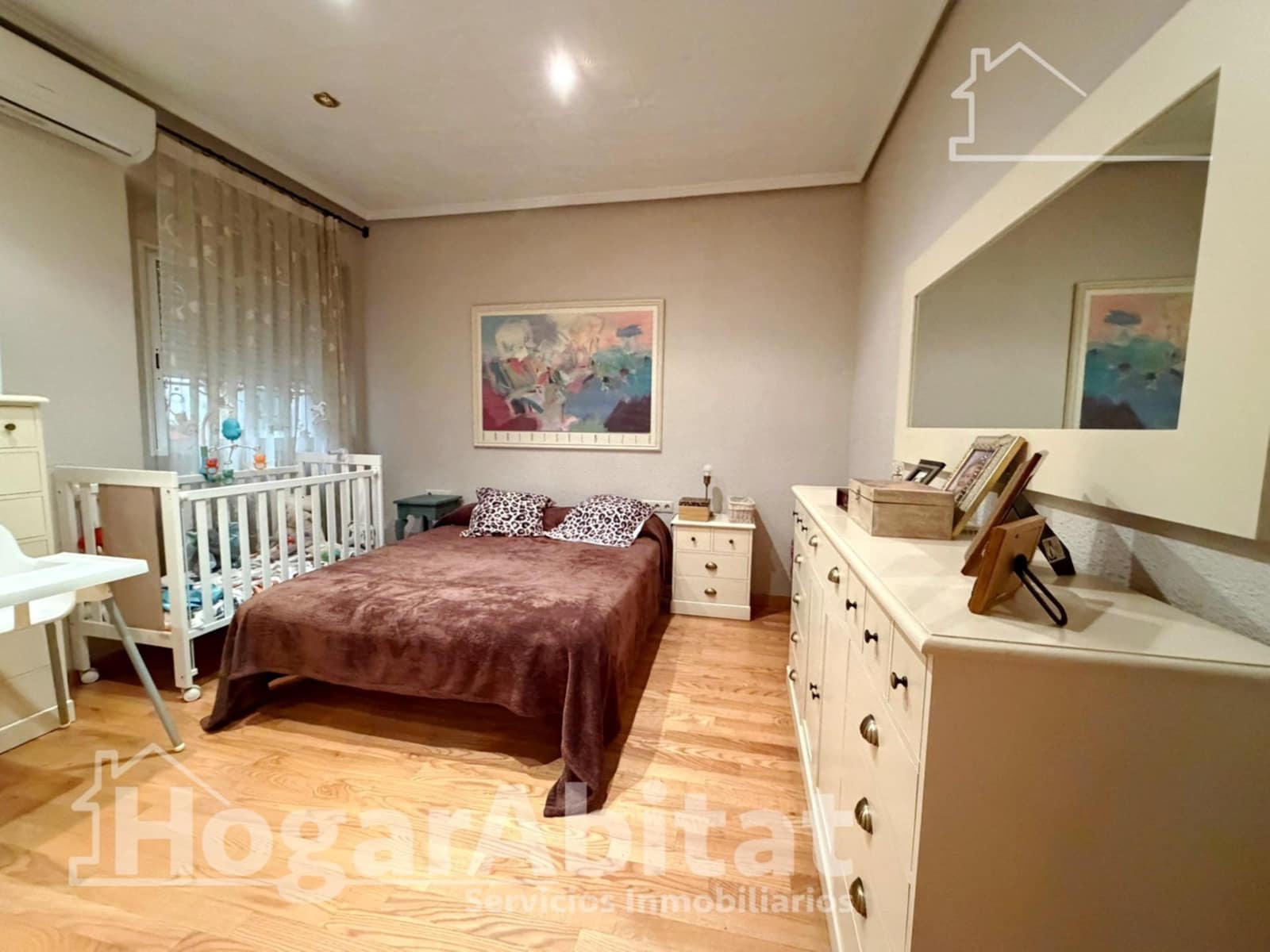 4 bedroom Townhouse for sale in Paterna with garage - € 350,000 (Ref: 9625761)