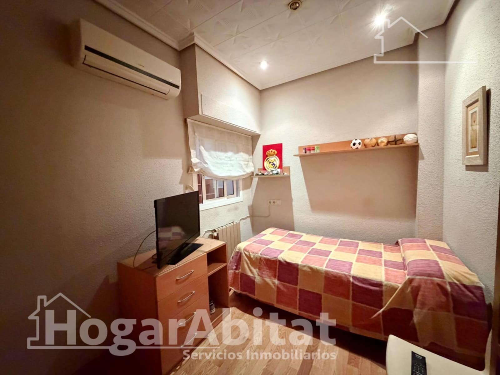 4 bedroom Townhouse for sale in Paterna with garage - € 350,000 (Ref: 9625761)