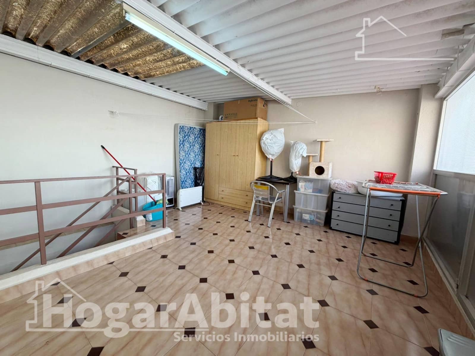 4 bedroom Townhouse for sale in Paterna with garage - € 350,000 (Ref: 9625761)