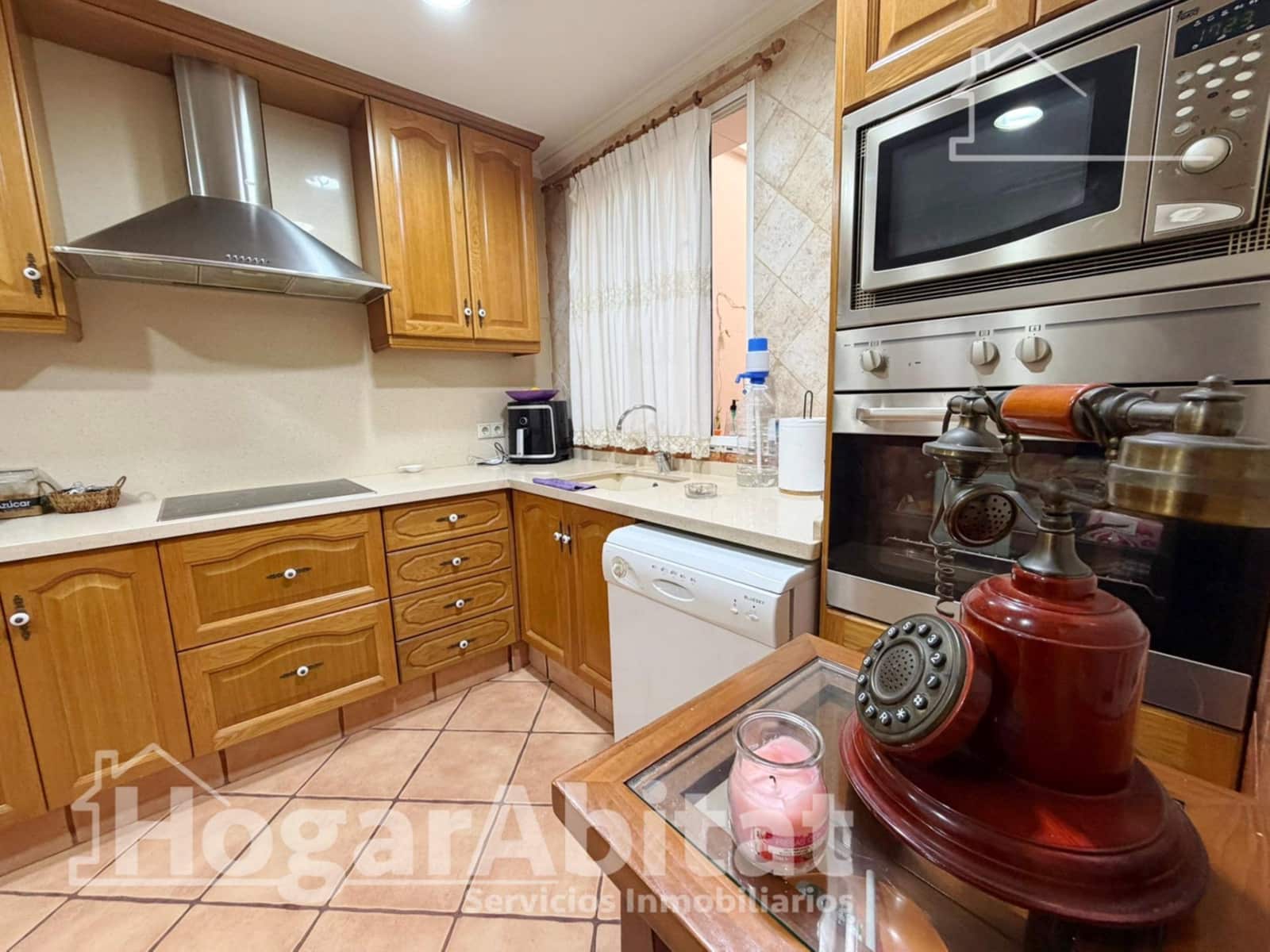 4 bedroom Townhouse for sale in Paterna with garage - € 350,000 (Ref: 9625761)