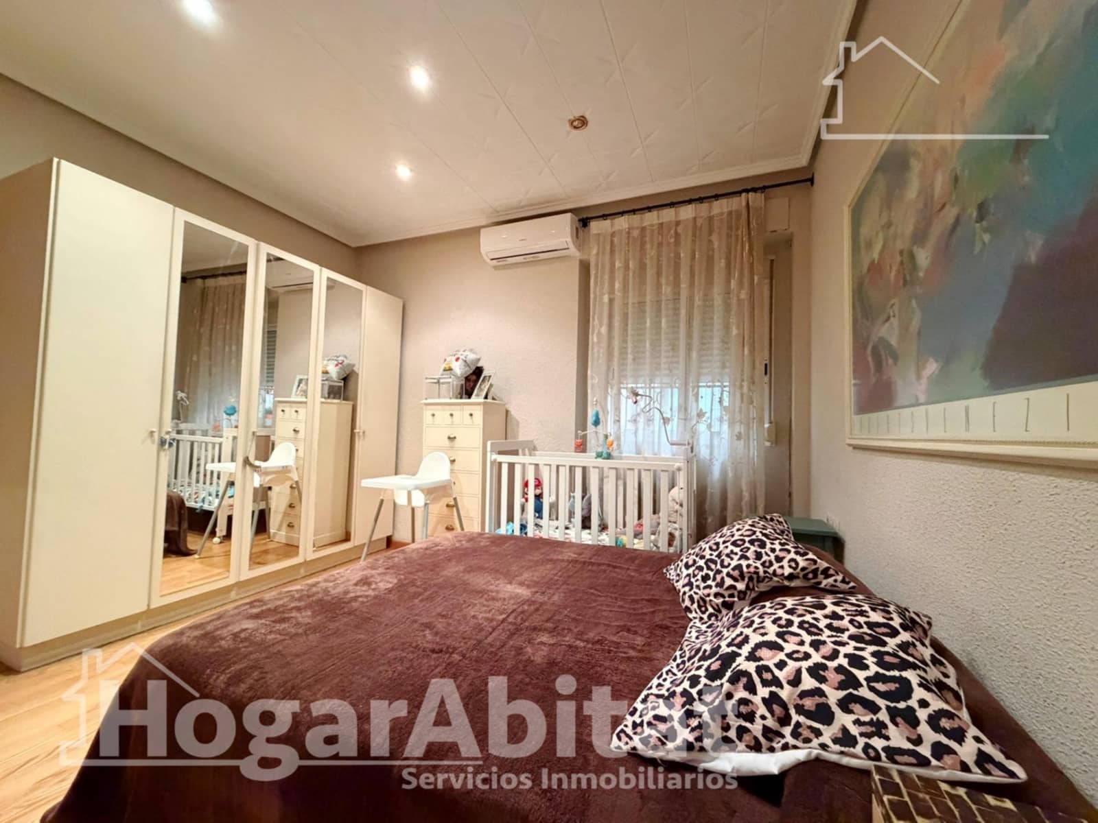 4 bedroom Townhouse for sale in Paterna with garage - € 350,000 (Ref: 9625761)