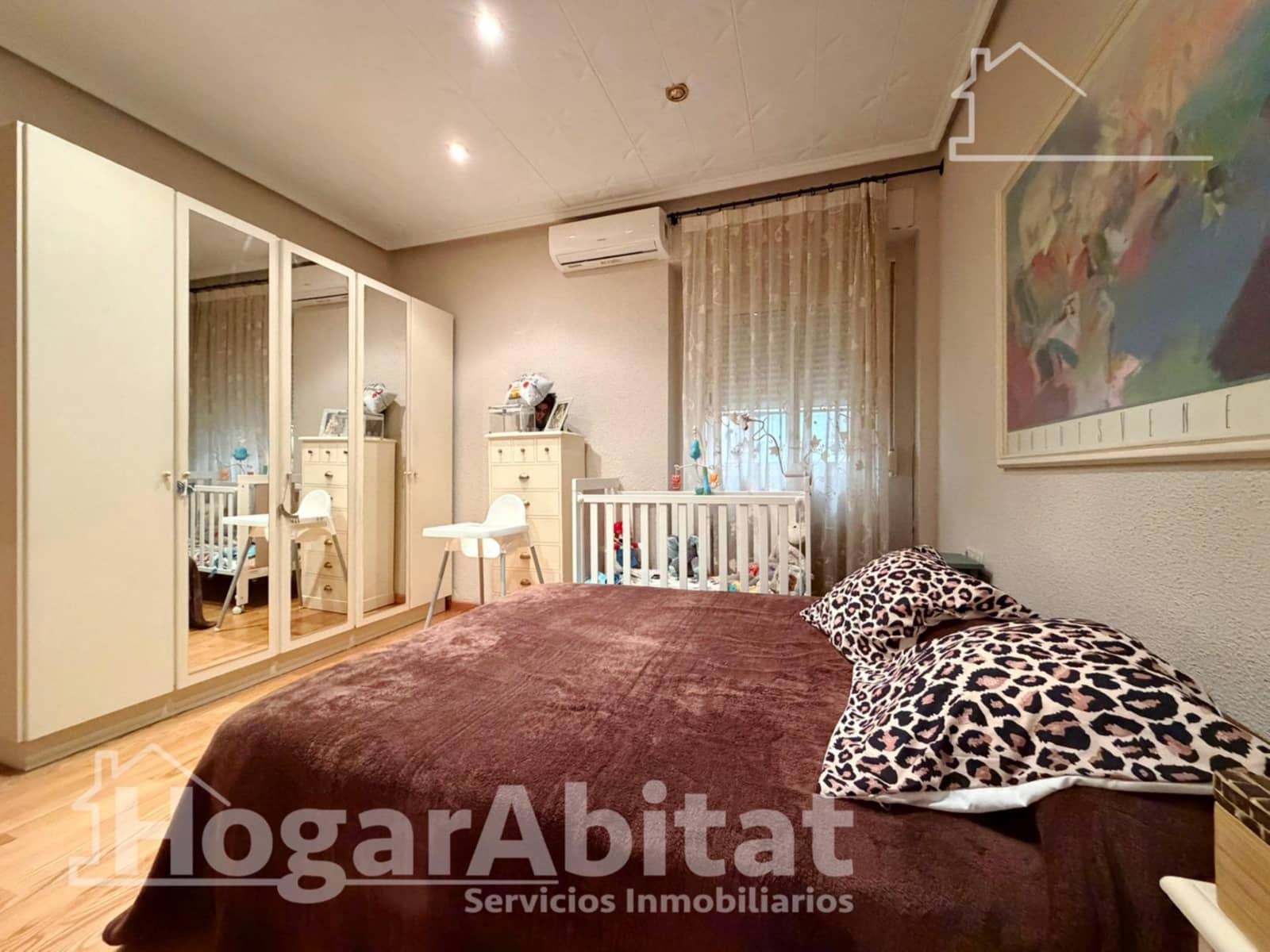 4 bedroom Townhouse for sale in Paterna with garage - € 350,000 (Ref: 9625761)