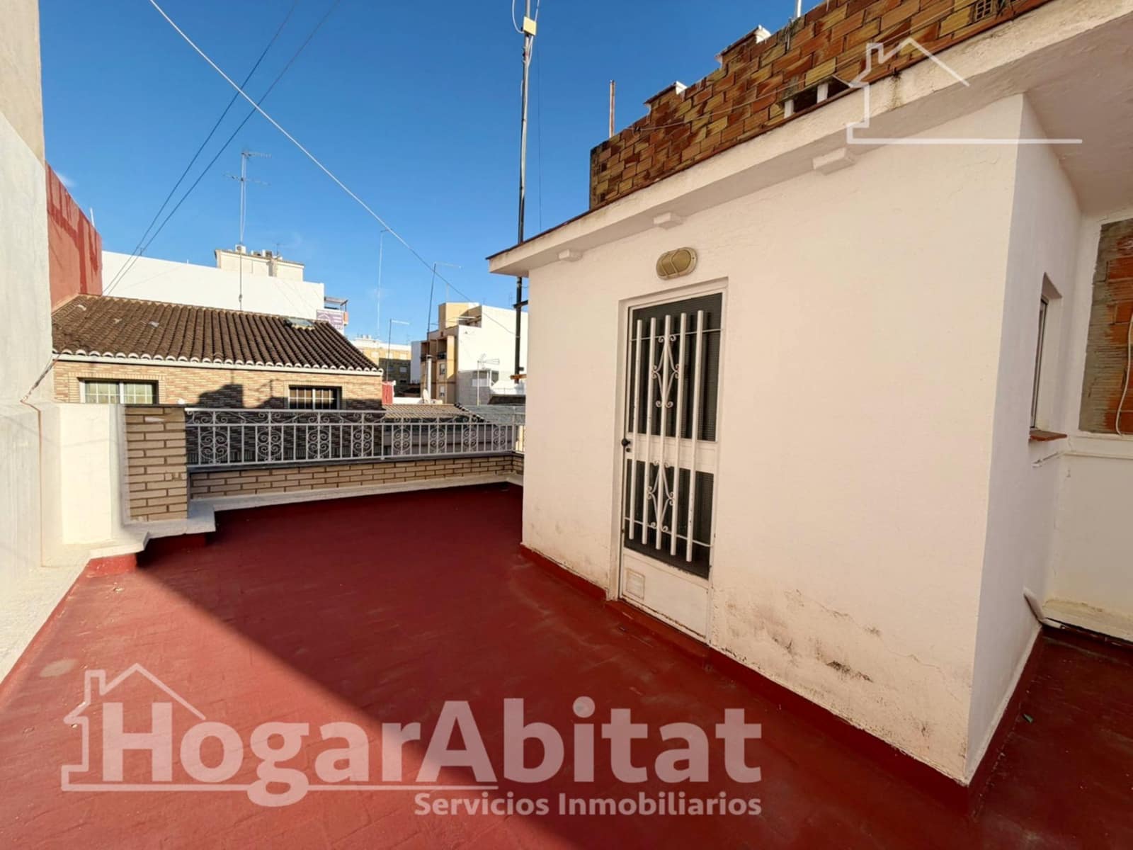 4 bedroom Townhouse for sale in Paterna with garage - € 350,000 (Ref: 9625761)
