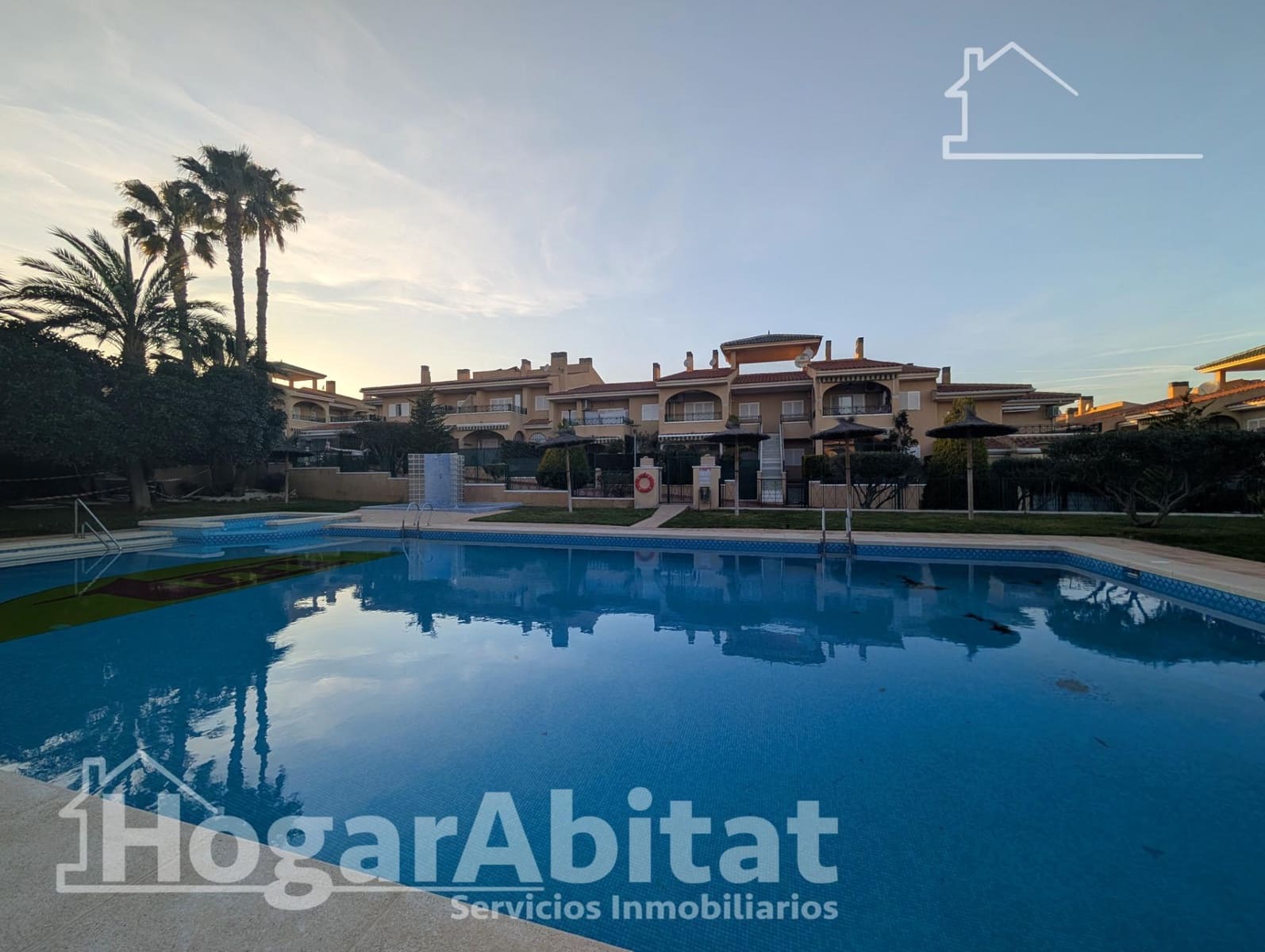 Adosado de 3 habitaciones en Gran Alacant en venta con piscina - 285.000 € (Ref: 9627617)