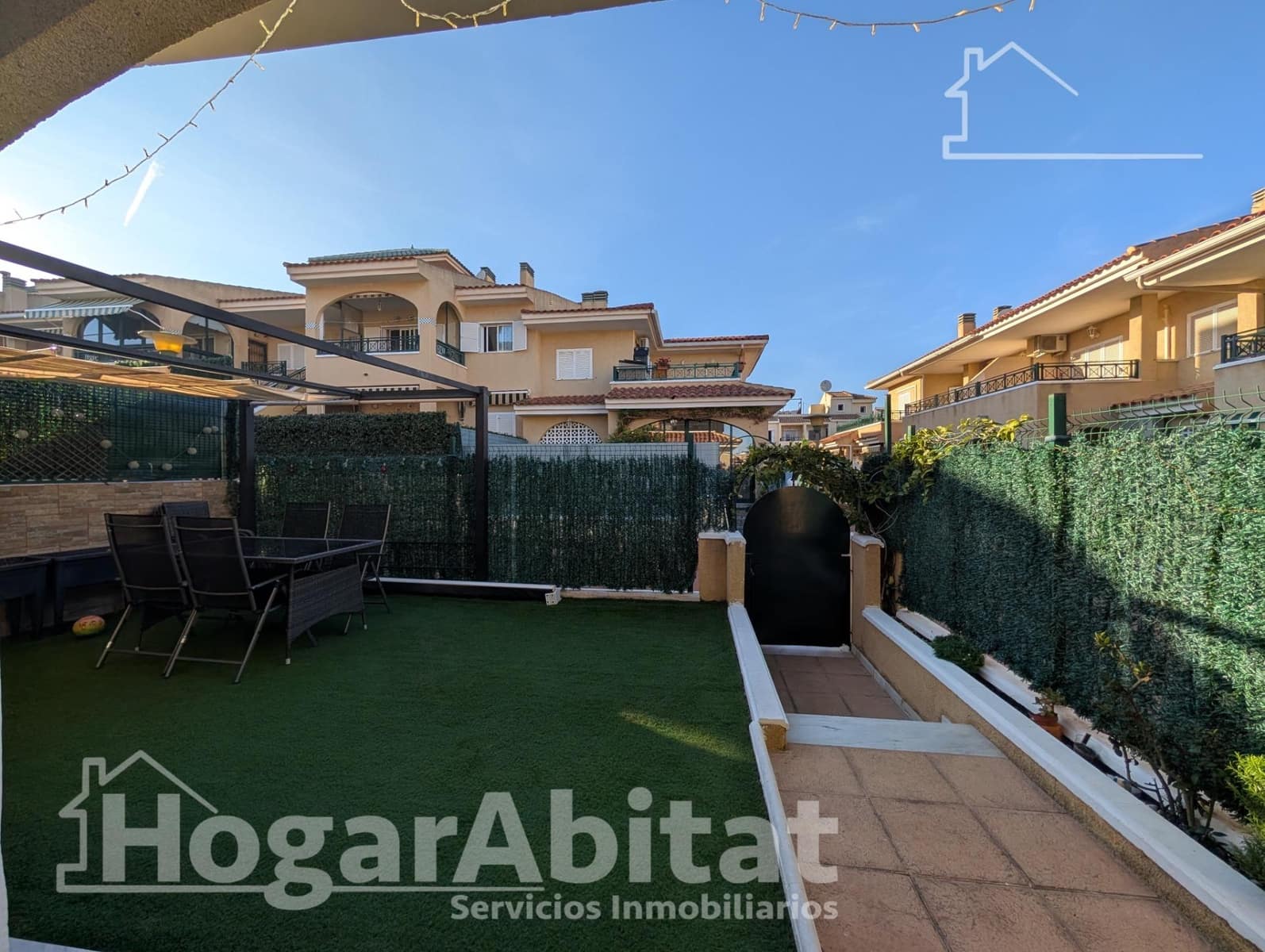 Adosado de 3 habitaciones en Gran Alacant en venta con piscina - 285.000 € (Ref: 9627617)