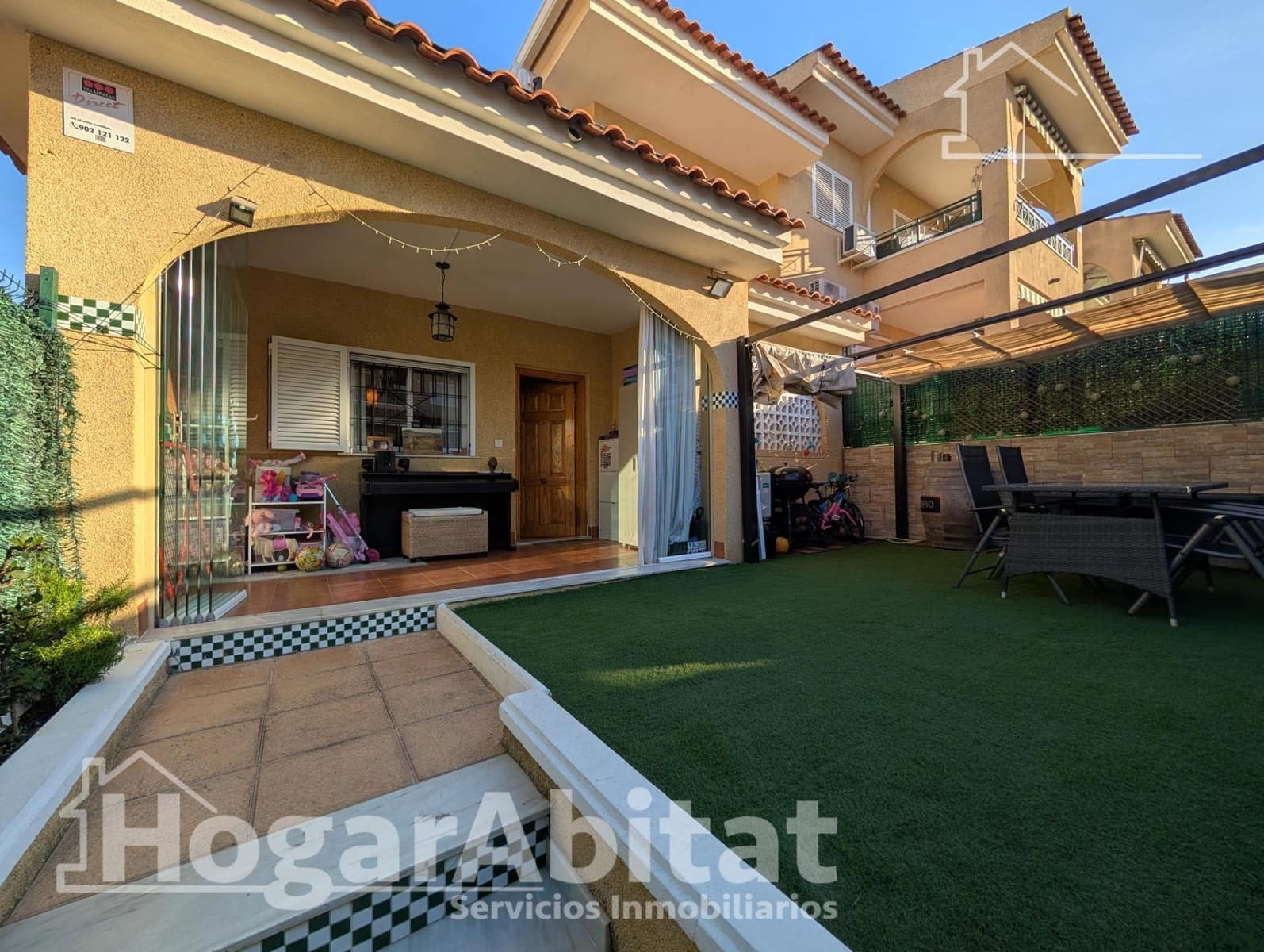 Adosado de 3 habitaciones en Gran Alacant en venta con piscina - 285.000 € (Ref: 9627617)