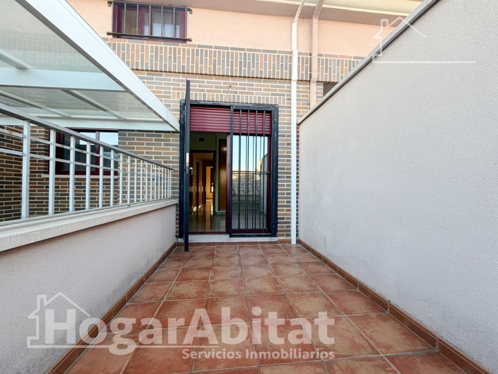 4 slaapkamer Rijtjeshuis te koop in Sagunto / Sagunt met garage - € 350.000 (Ref: 9630046)