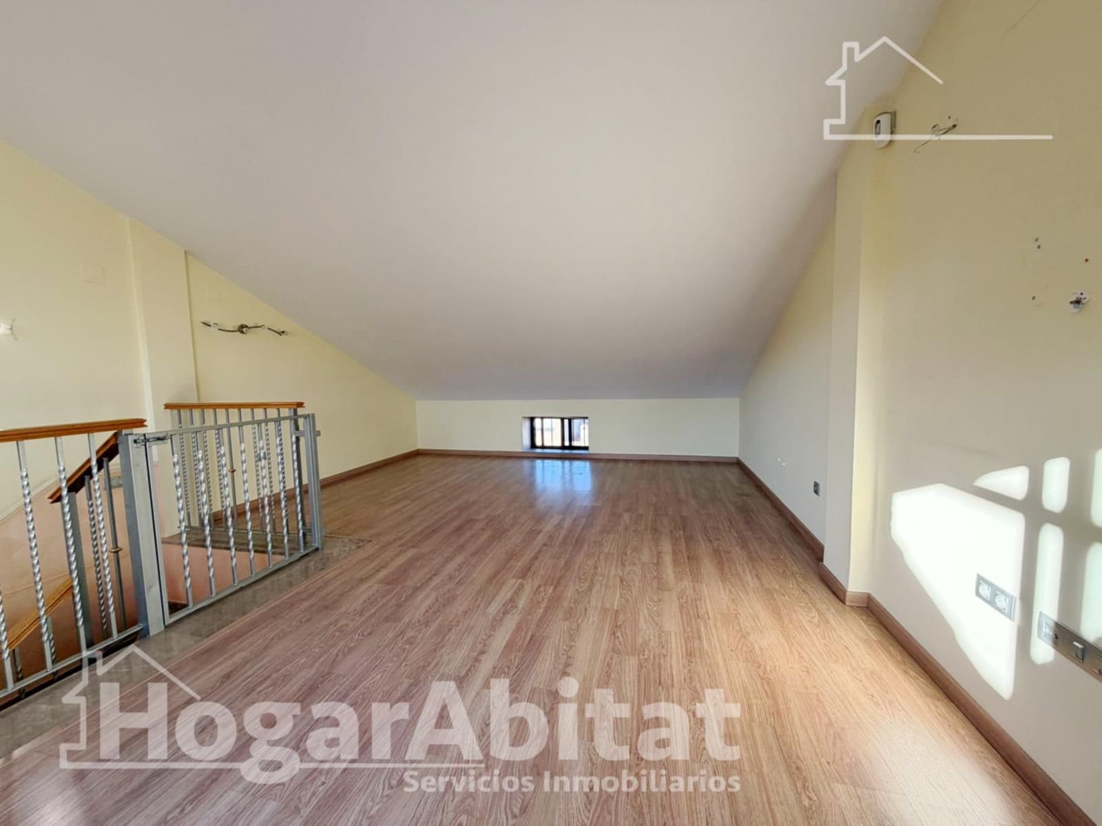 4 slaapkamer Rijtjeshuis te koop in Sagunto / Sagunt met garage - € 350.000 (Ref: 9630046)