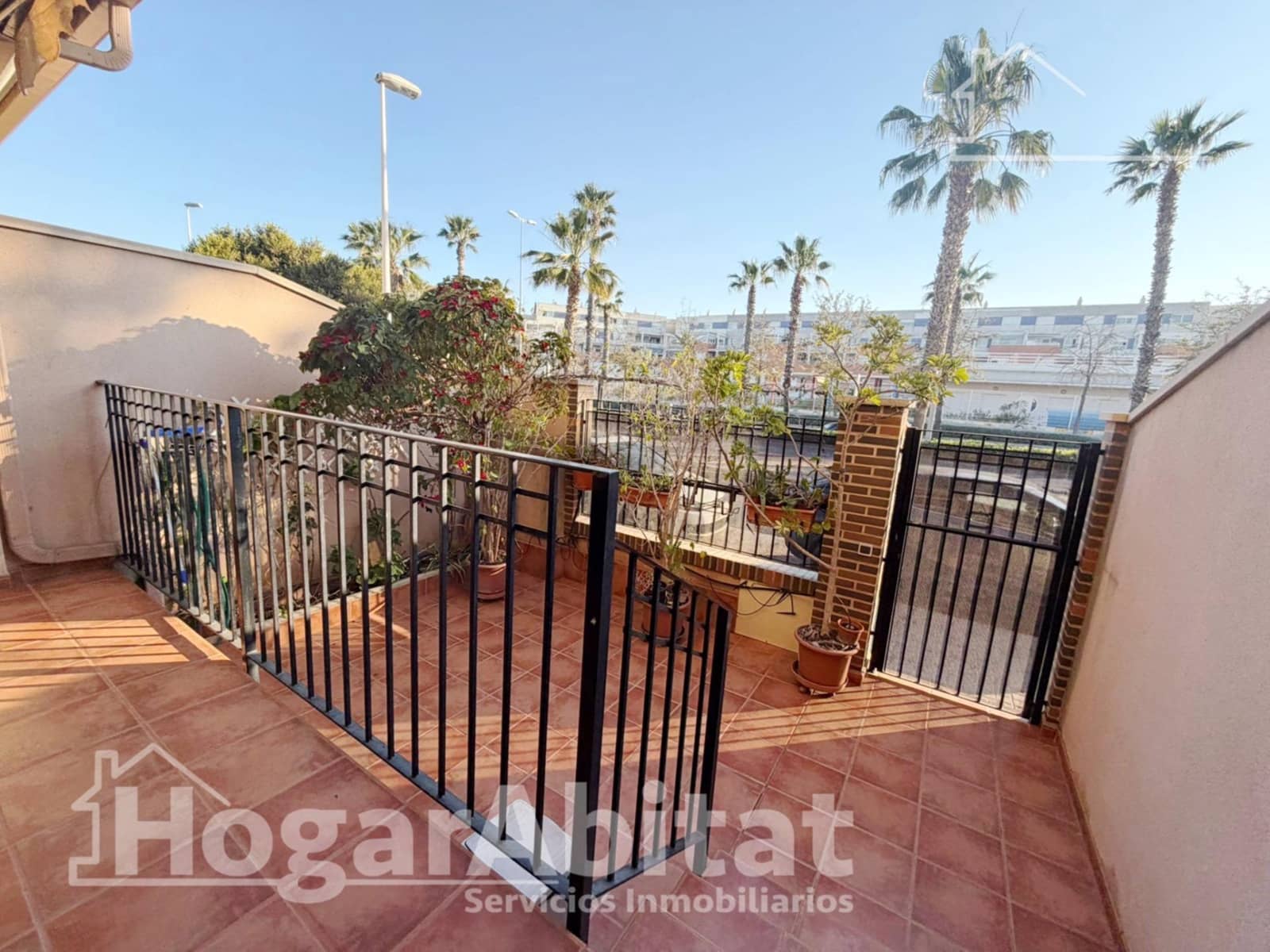 4 slaapkamer Rijtjeshuis te koop in Sagunto / Sagunt met garage - € 350.000 (Ref: 9630046)