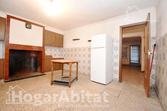 4 bedroom Townhouse for sale in Almassora / Almazora with garage - € 110,000 (Ref: 9630070)