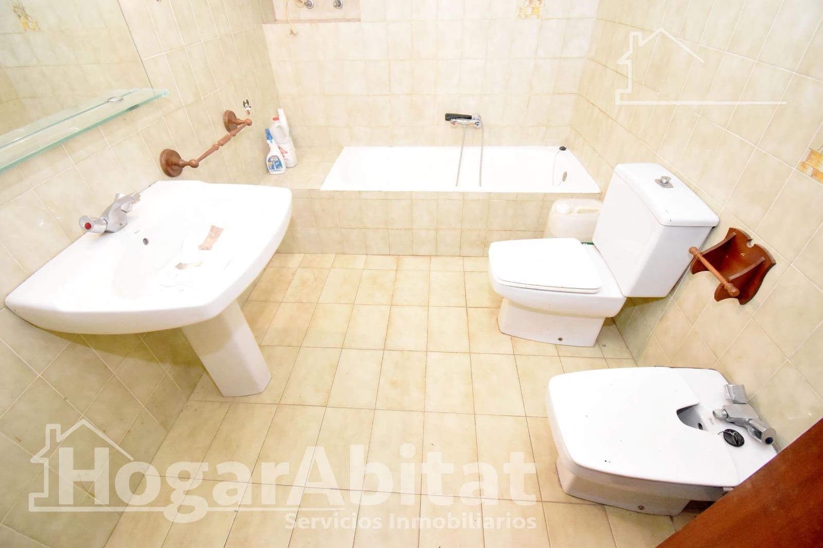 4 bedroom Townhouse for sale in Almassora / Almazora with garage - € 110,000 (Ref: 9630070)