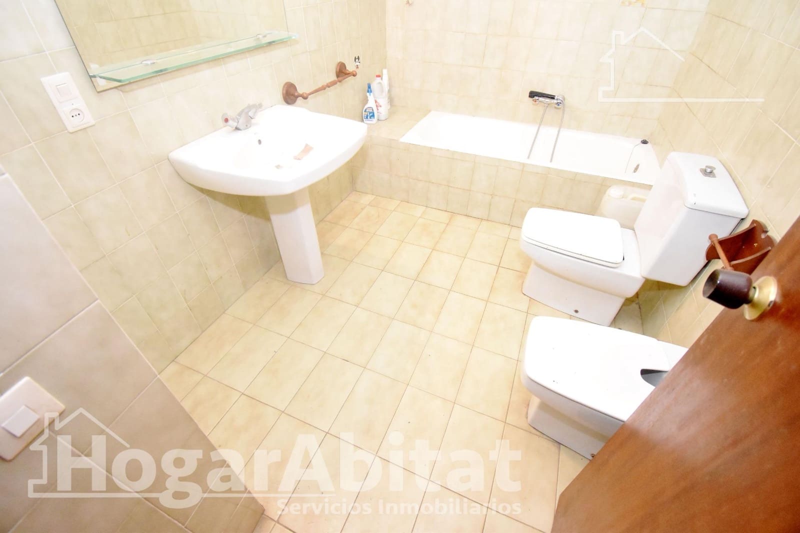 4 bedroom Townhouse for sale in Almassora / Almazora with garage - € 110,000 (Ref: 9630070)