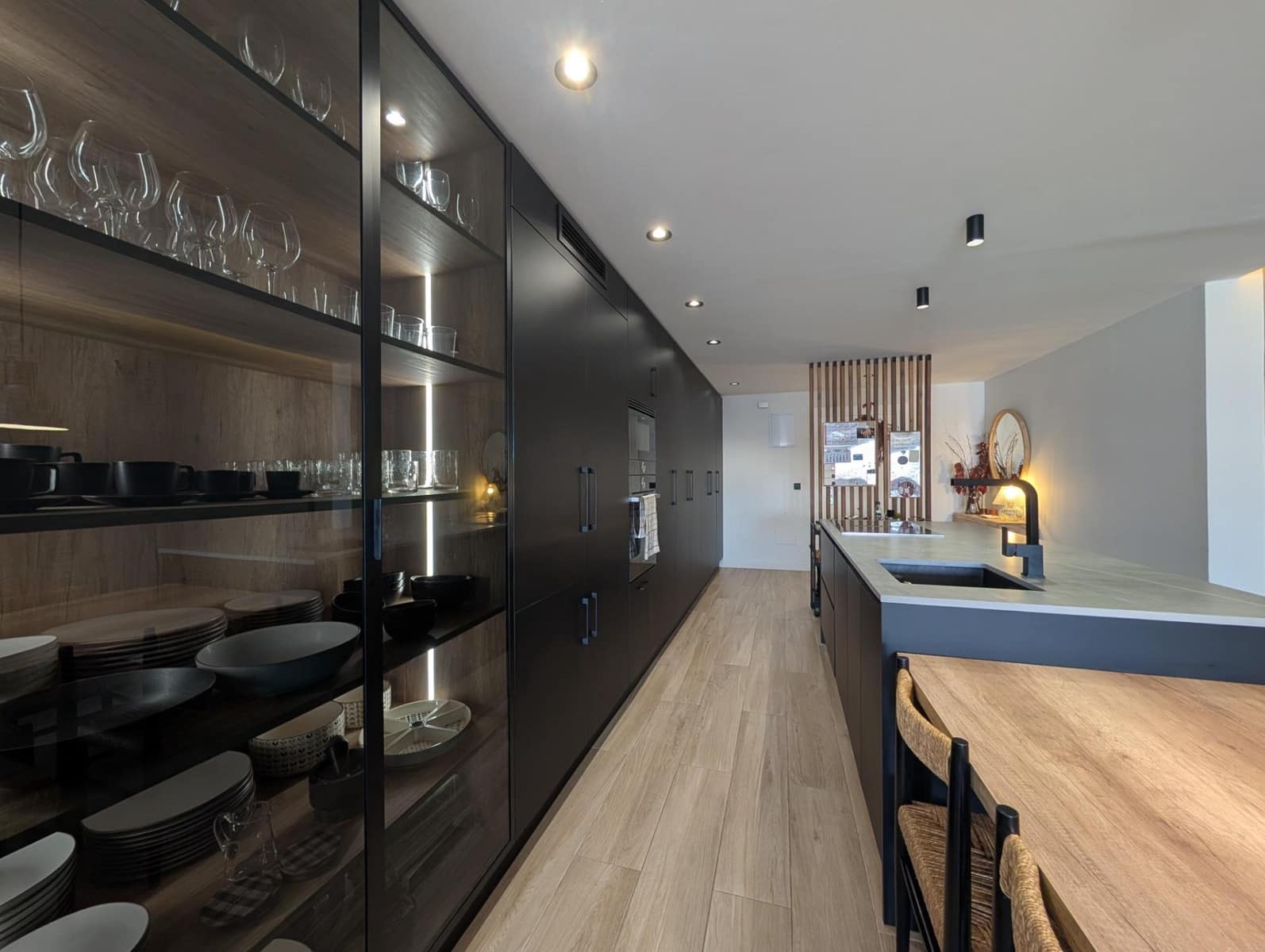 4 slaapkamer Flat te koop in Alicante stad - € 655.000 (Ref: 9637648)