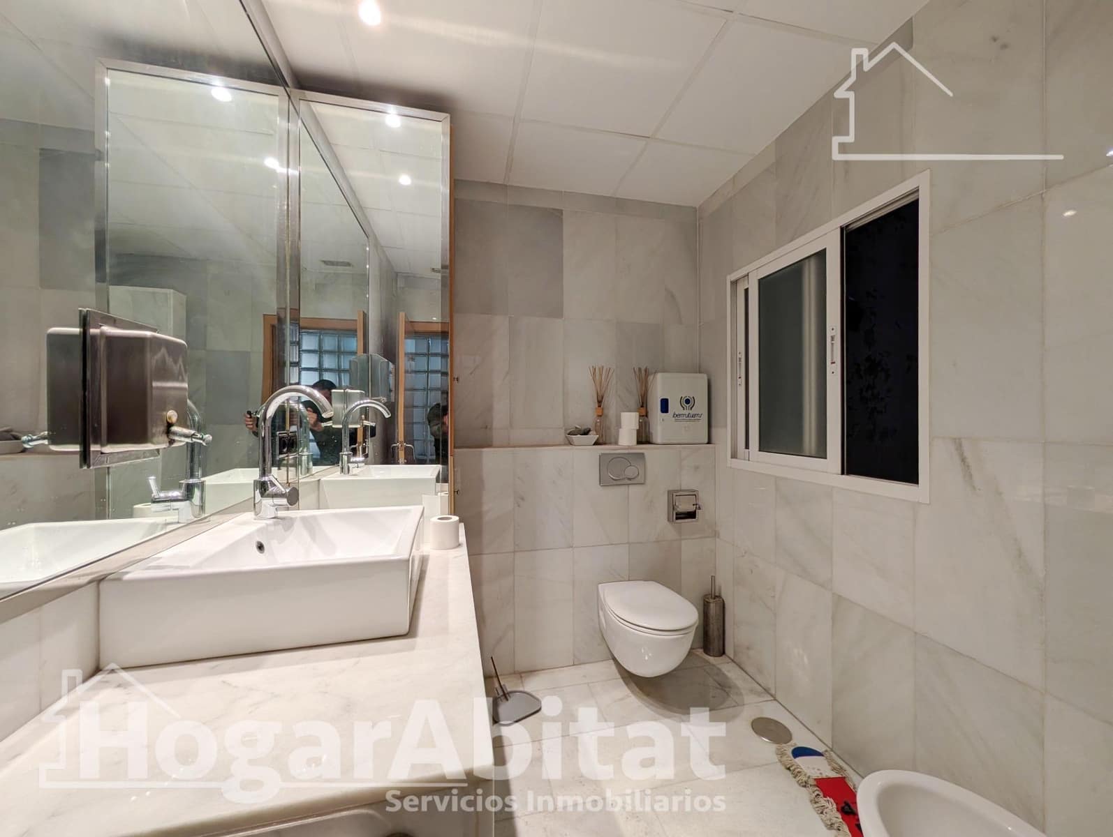 Flat for sale in Alicante / Alacant city - € 1,100,000 (Ref: 9637649)