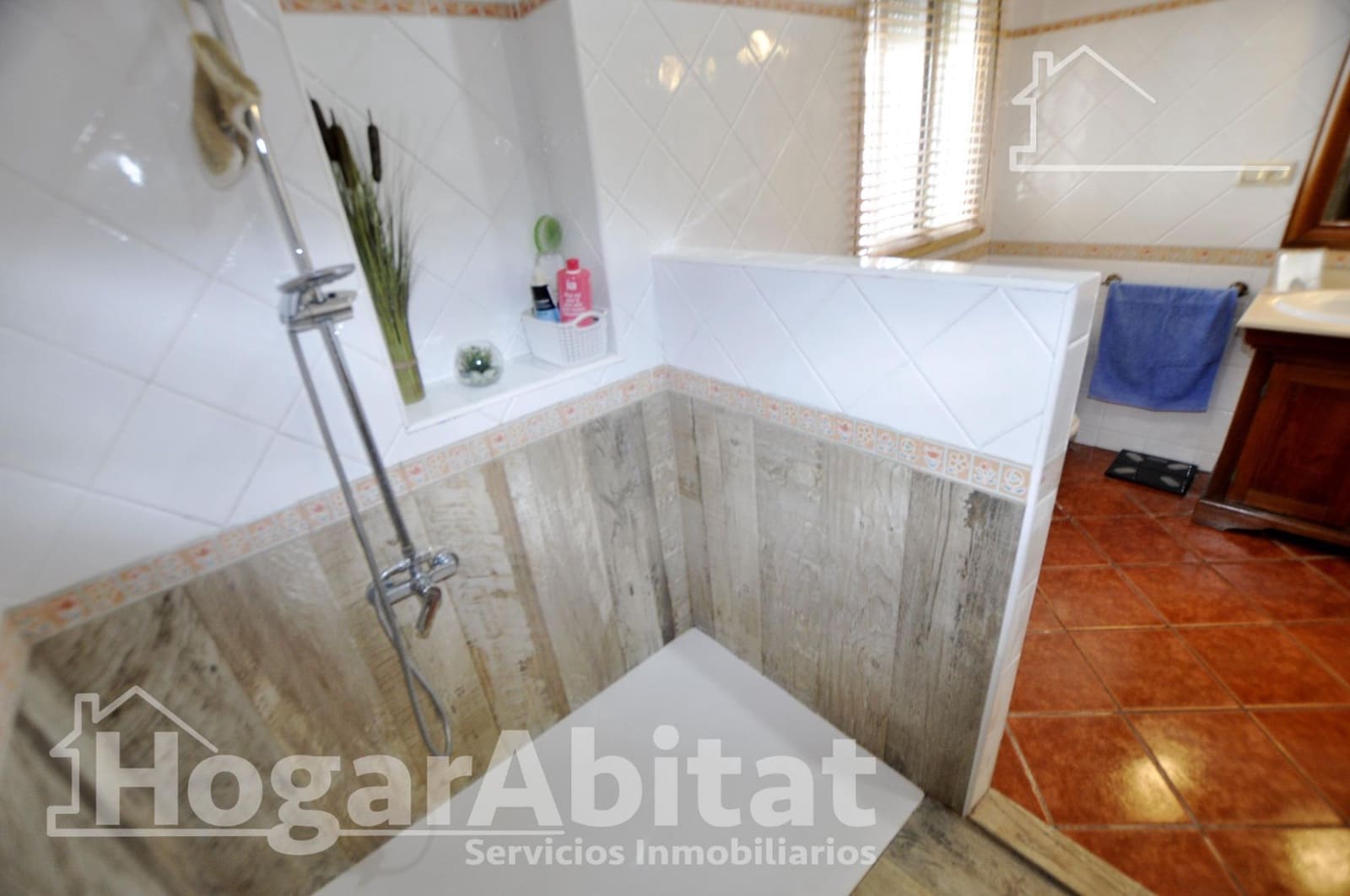 4 bedroom Villa for sale in Betera with pool garage - € 305,000 (Ref: 9637650)