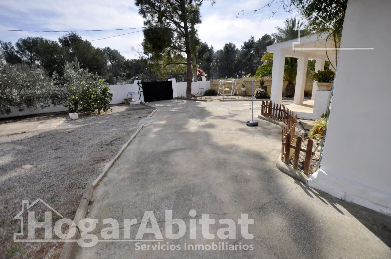 4 bedroom Villa for sale in Betera with pool garage - € 305,000 (Ref: 9637650)