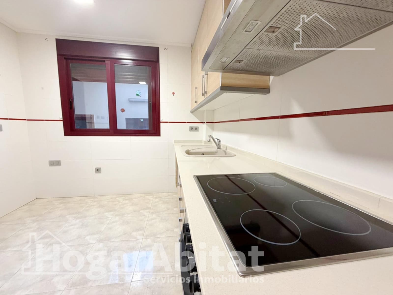 4 slaapkamer Rijtjeshuis te koop in Sagunto / Sagunt met garage - € 350.000 (Ref: 9637672)