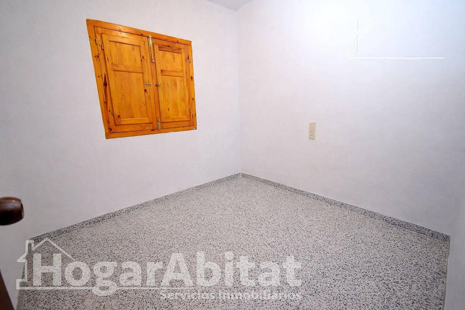 Chalet de 4 habitaciones en Chiva en venta con piscina garaje - 268.000 € (Ref: 9637673)