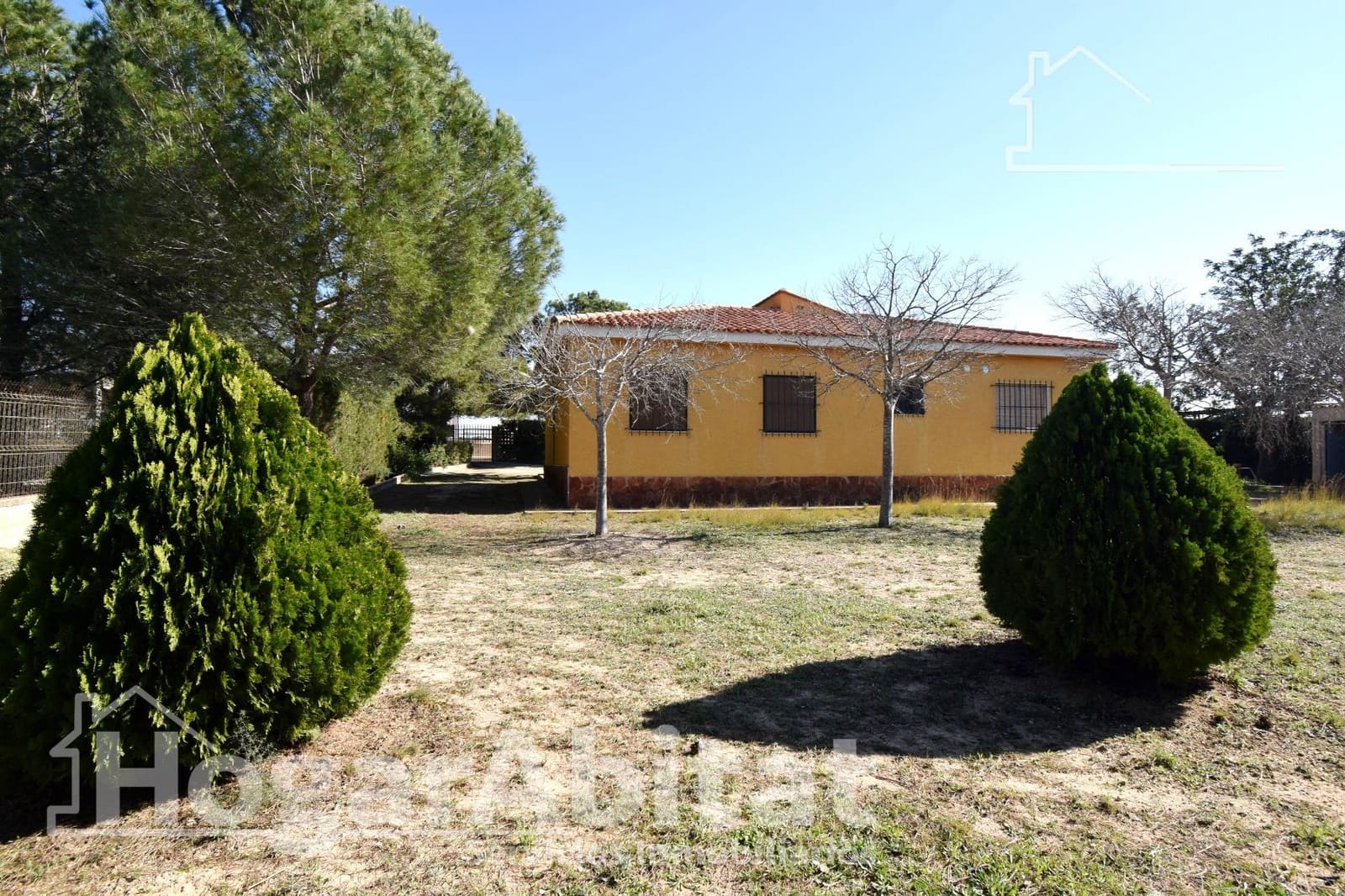 Chalet de 4 habitaciones en Chiva en venta con piscina garaje - 268.000 € (Ref: 9637673)