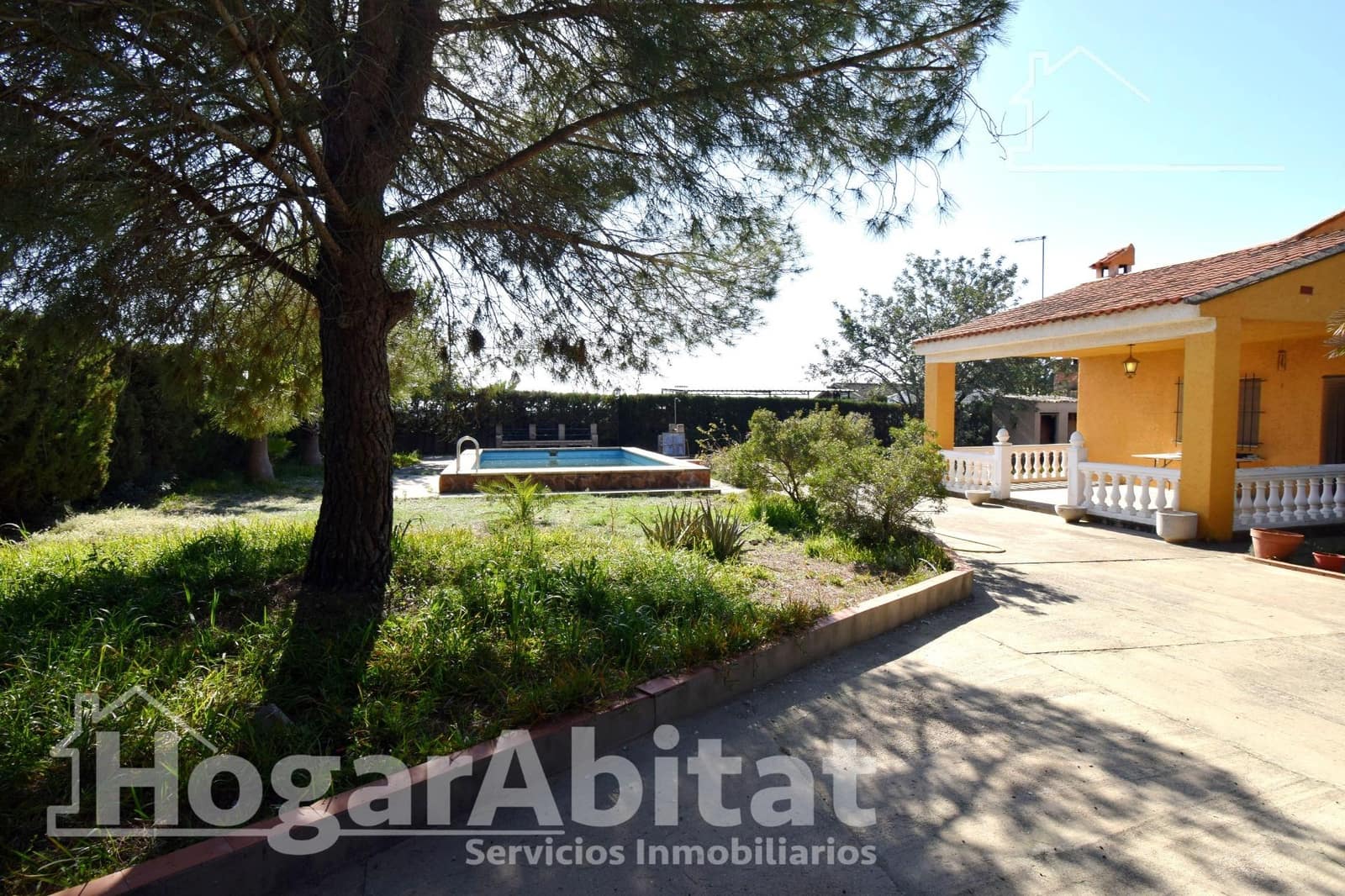 Chalet de 4 habitaciones en Chiva en venta con piscina garaje - 268.000 € (Ref: 9637673)