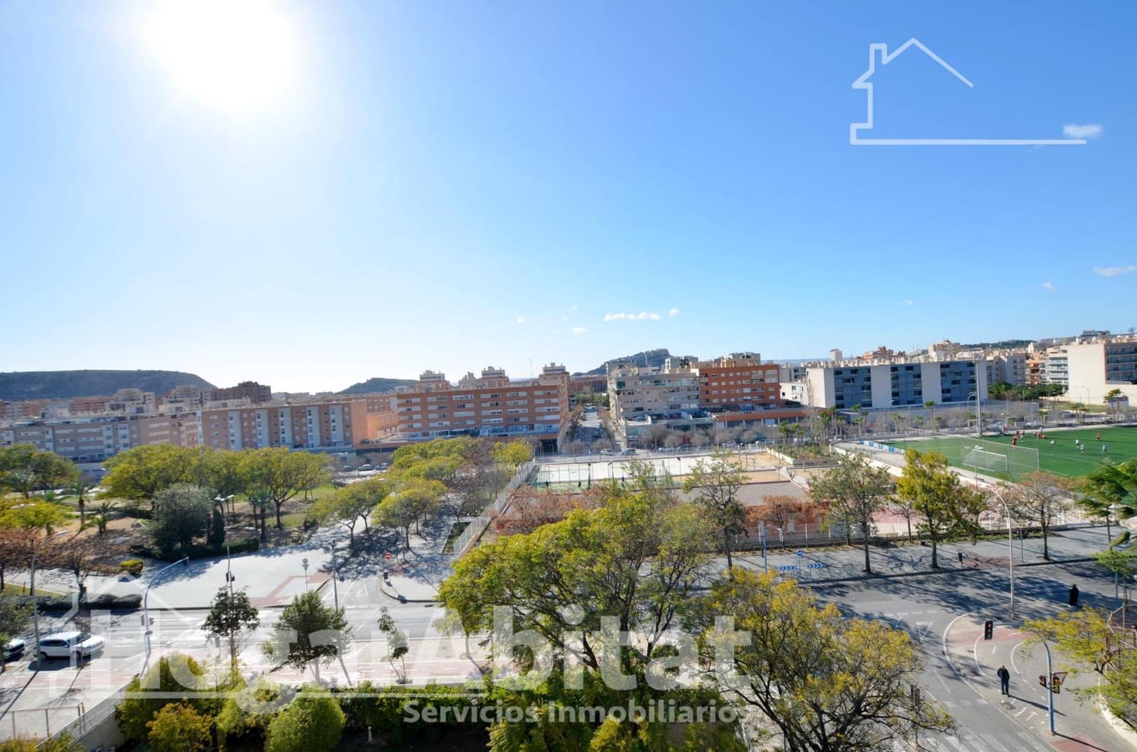 2 soverom Leilighet til salgs i Alicante by med svømmebasseng garasje - € 285 000 (Ref: 9637677)