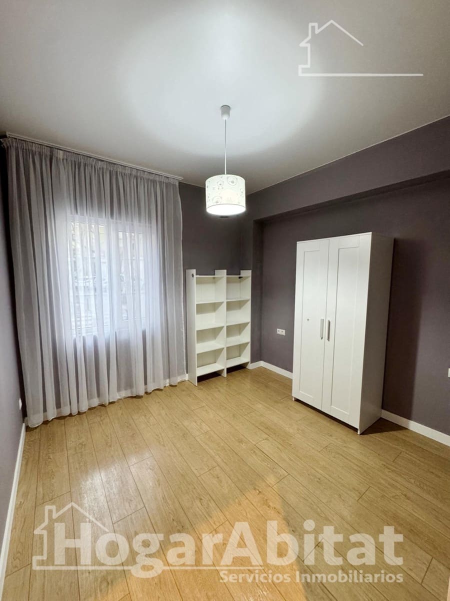 Piso de 3 habitaciones en València ciudad en venta - 205.000 € (Ref: 9645080)