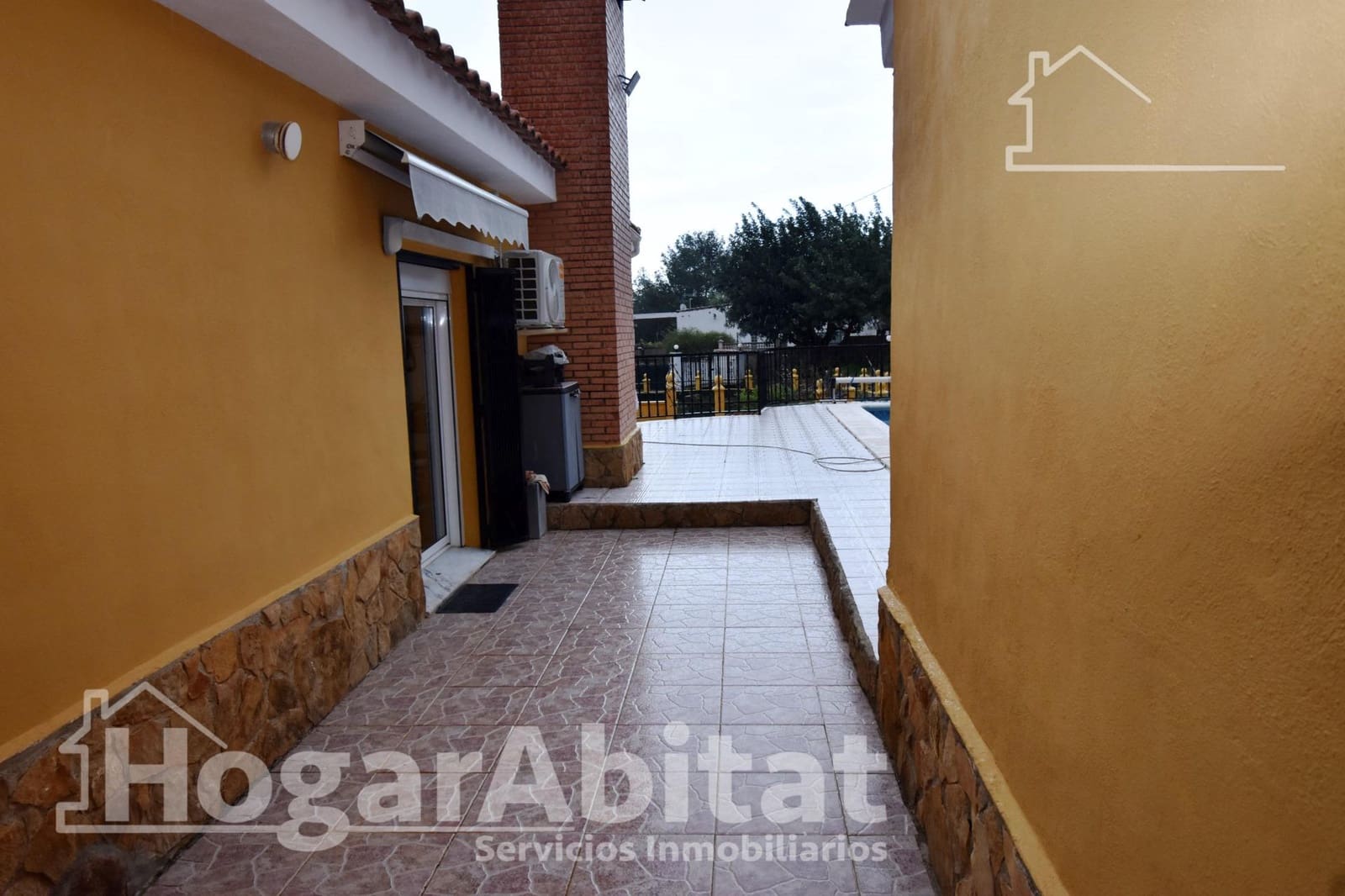 4 sovrum Villa till salu i Godelleta med pool - 245 000 € (Ref: 9645087)