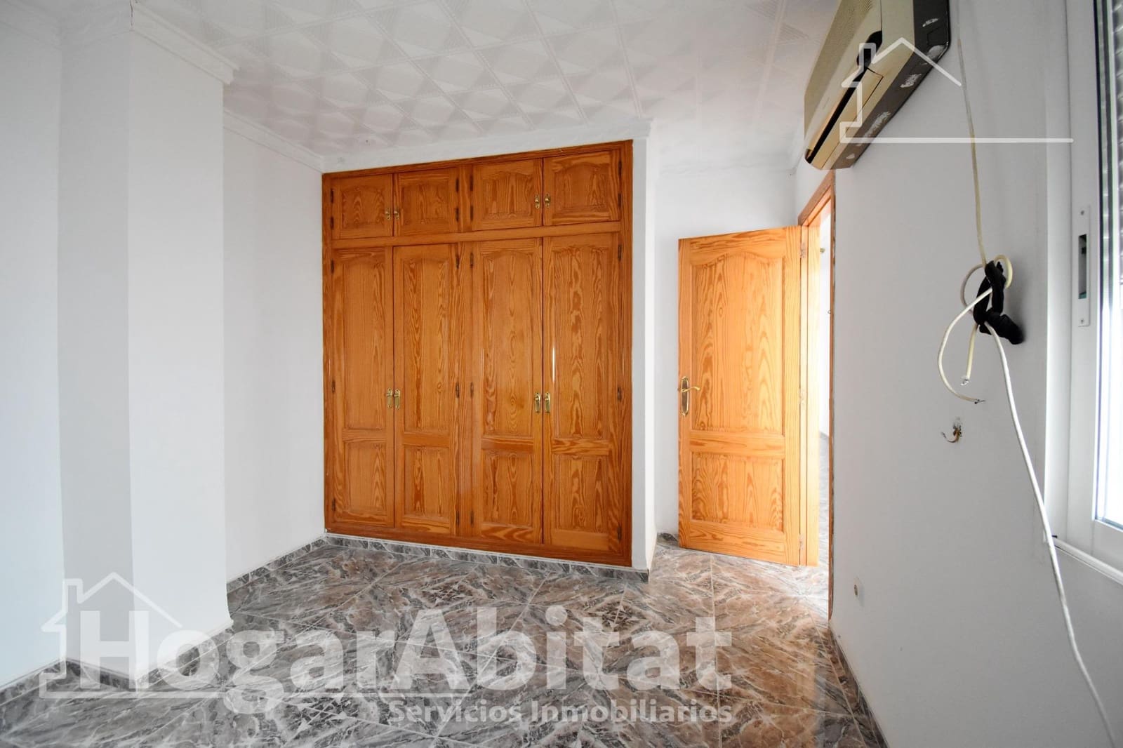 8 slaapkamer Villa te koop in Pego met garage - € 300.000 (Ref: 9645100)