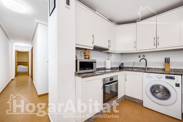 3 makuuhuone Asunto myytävänä paikassa Centro, Torrevieja mukana 
autotalli - 205 000 € (Ref: 9648213)