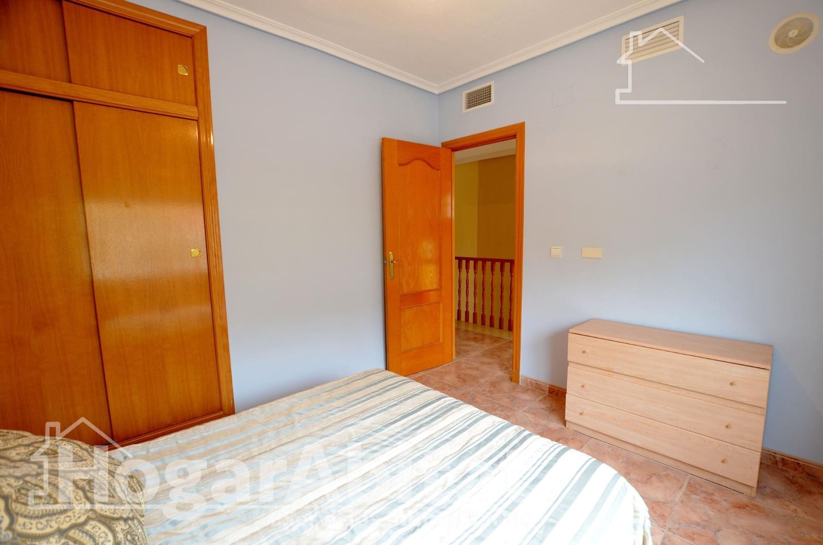 3 soveværelse Rækkehus til salg i Alicante by med swimmingpool garage - € 820.000 (Ref: 9652075)