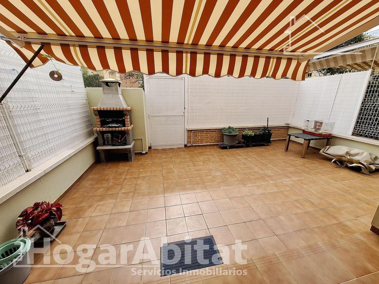 3 soveværelse Rækkehus til salg i Alicante by med swimmingpool garage - € 820.000 (Ref: 9652075)