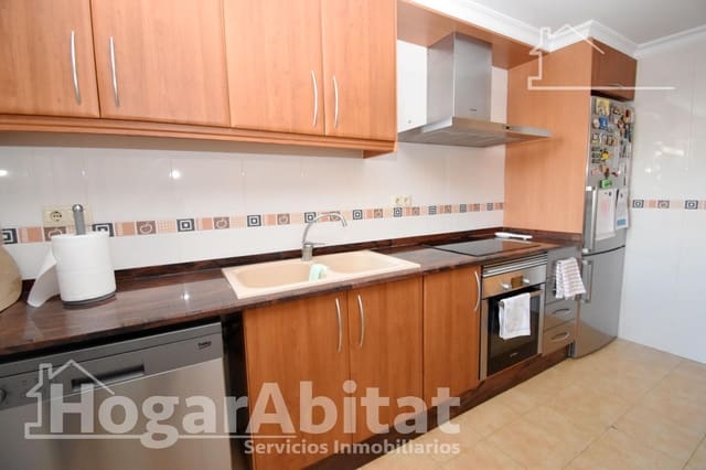 4 bedroom Flat for sale in Almussafes with garage - € 250,000 (Ref: 9652080)